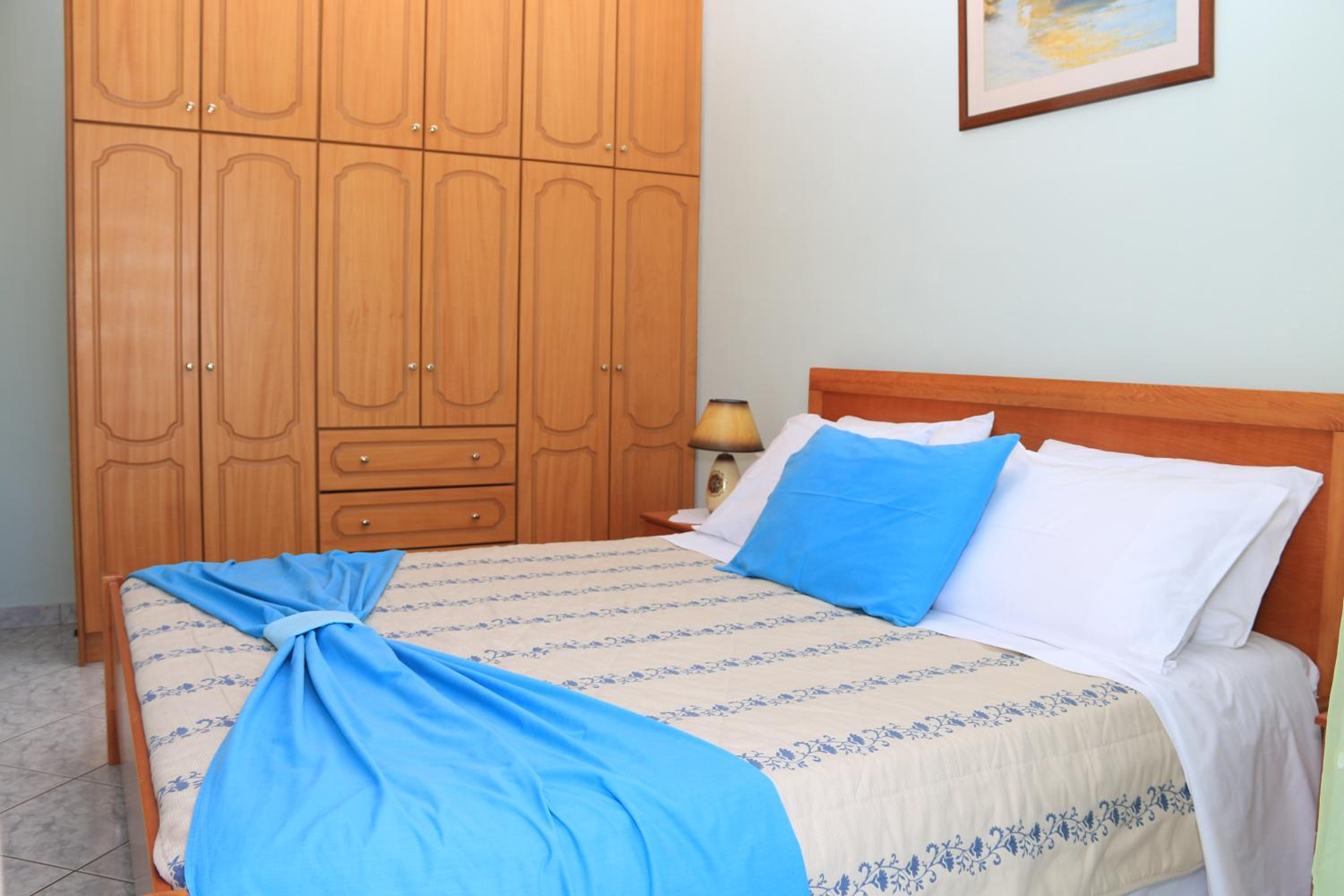 Isabela Apartments