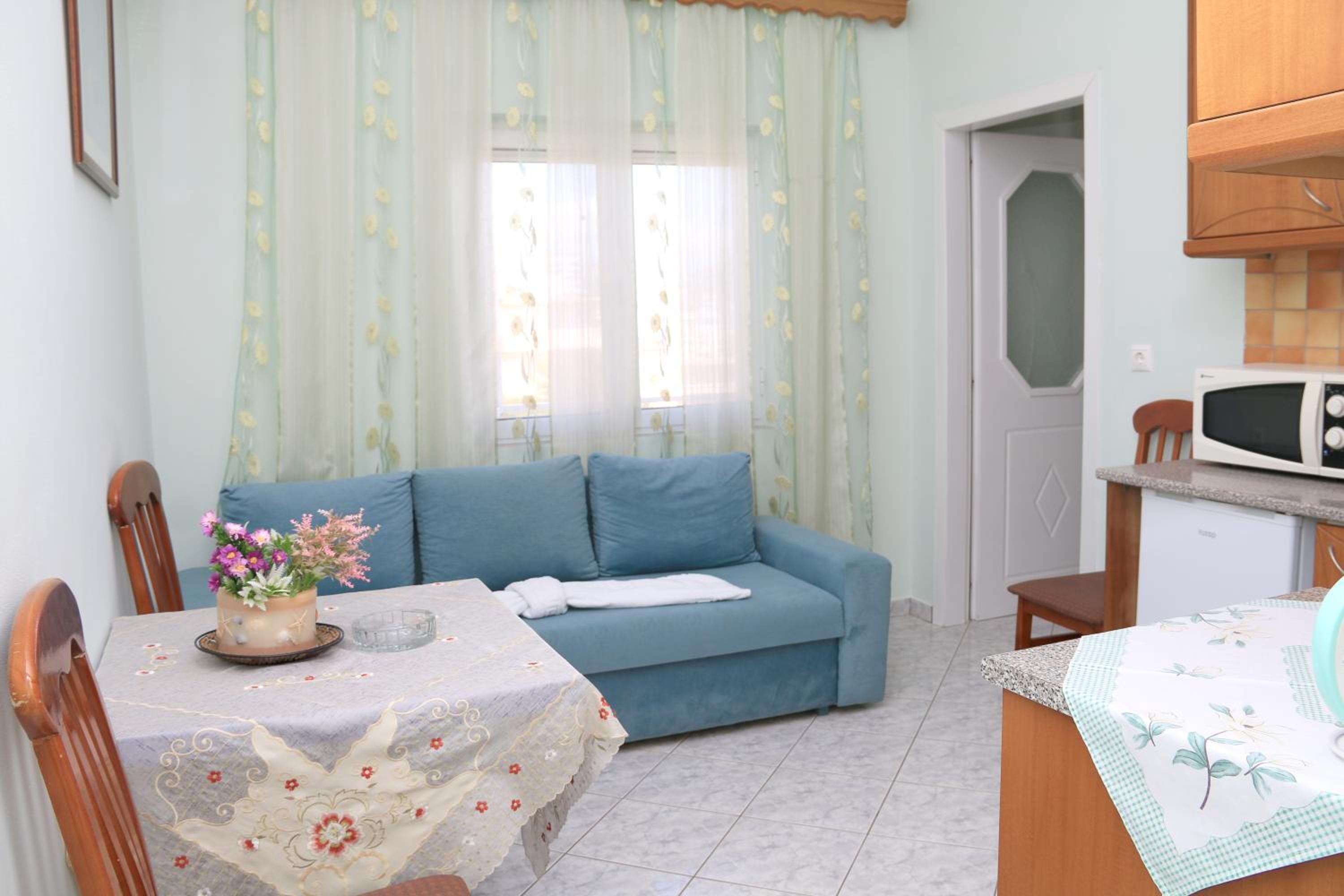 Isabela Apartments