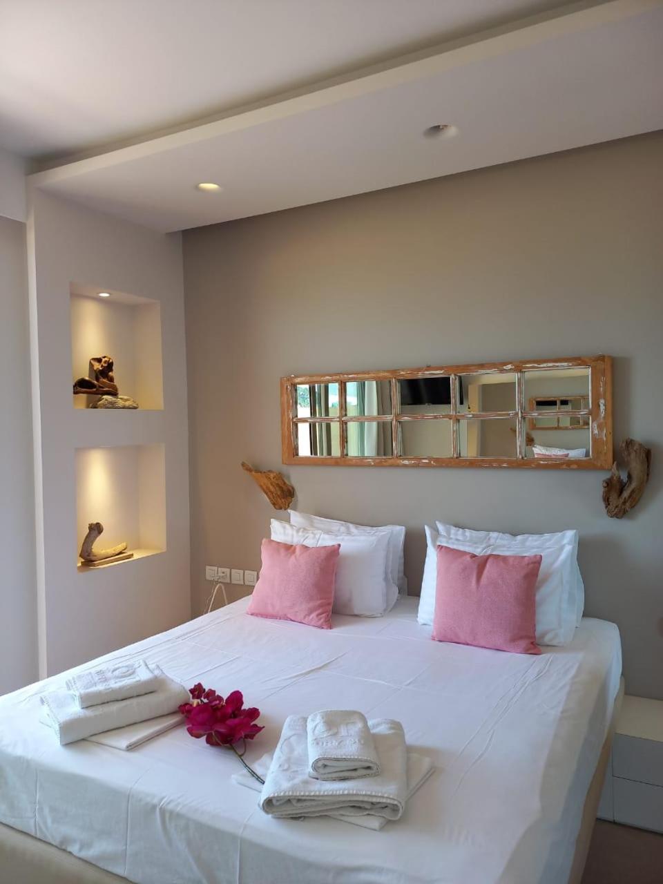 Core Luxury Suites
