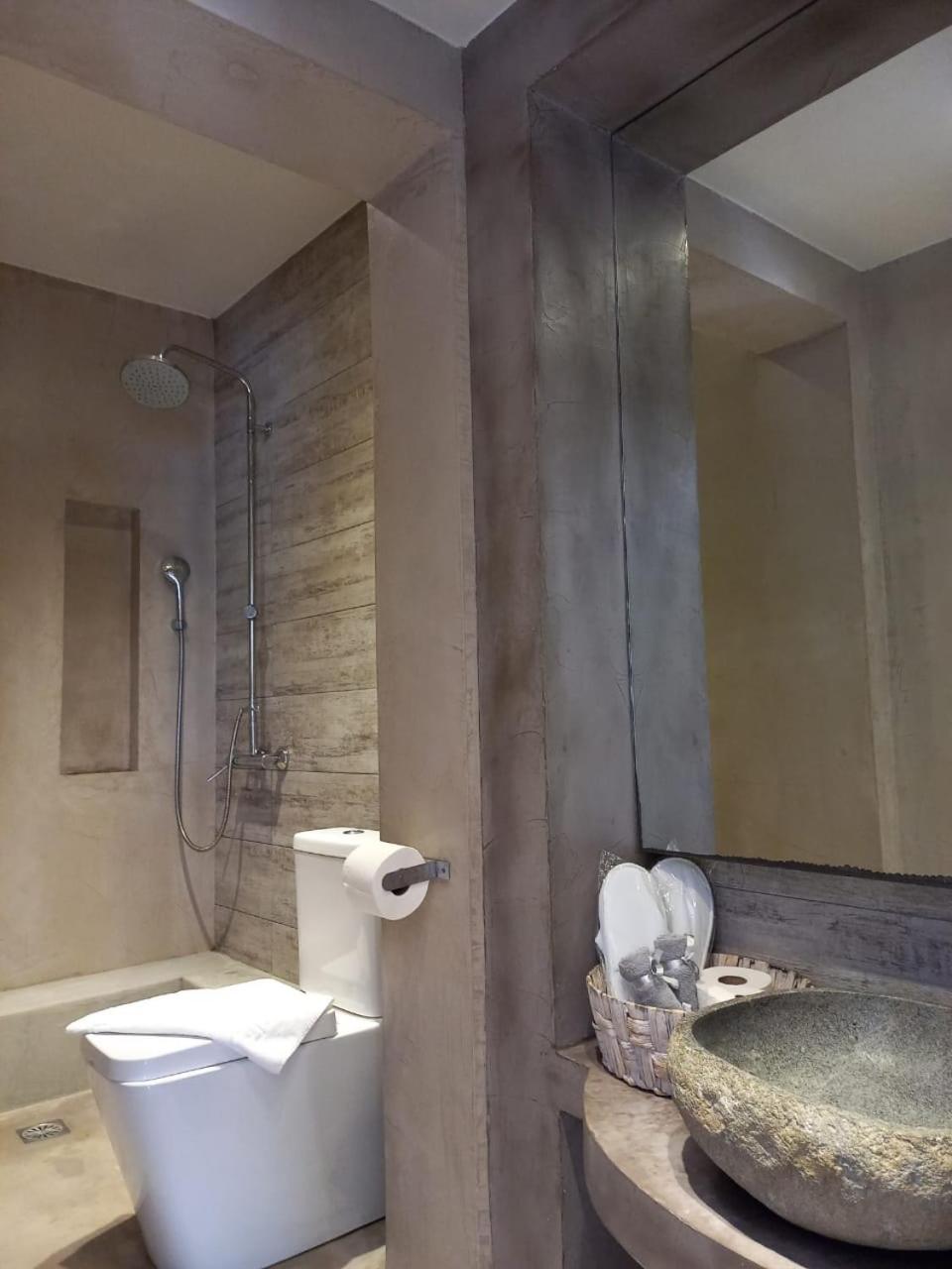 Core Luxury Suites
