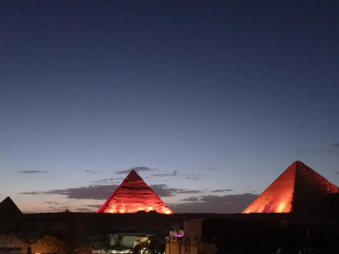 Royal Pyramids Inn