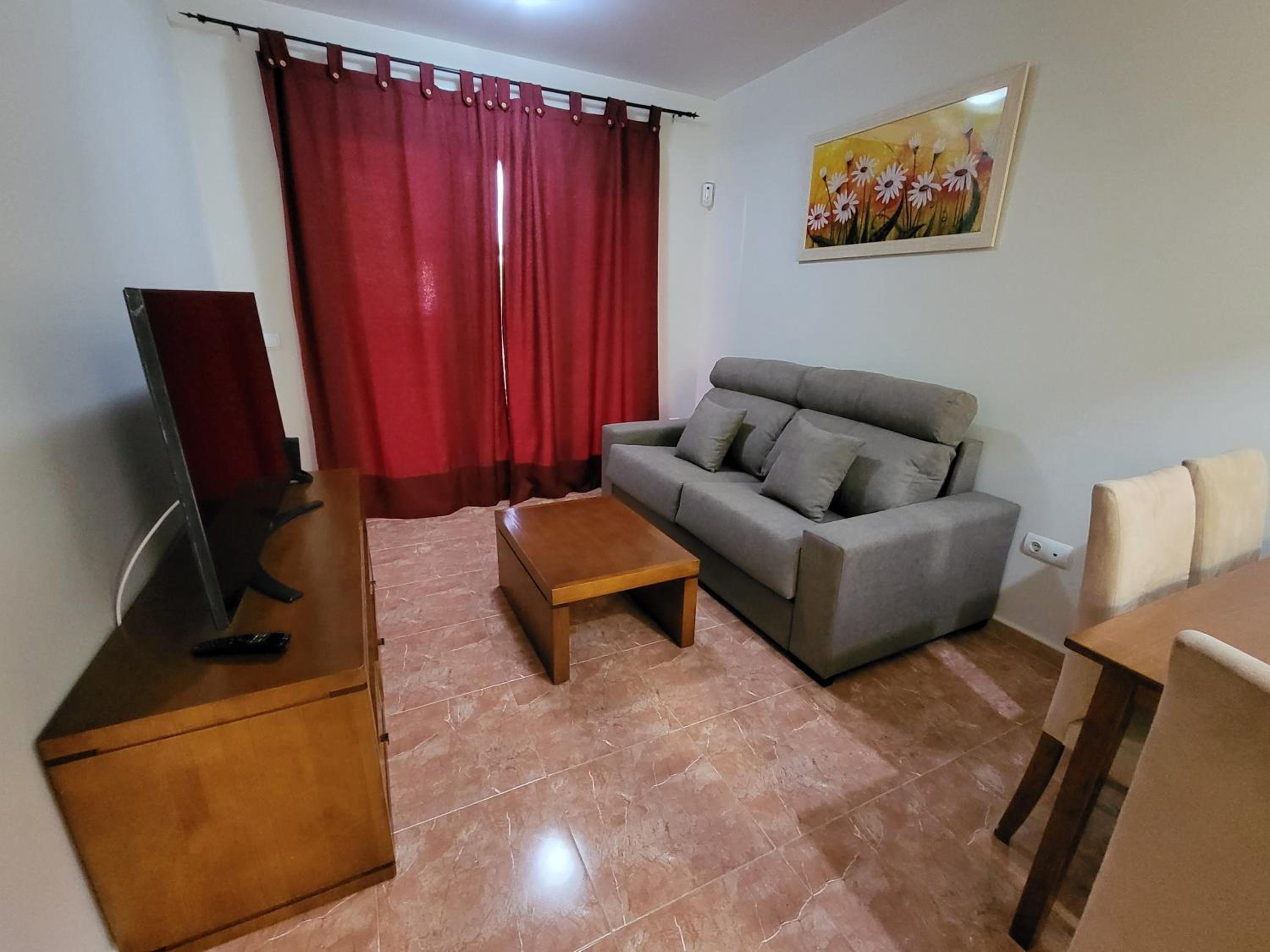 ¡Bajo extraordinario con vistas a la piscina y terraza! view 4