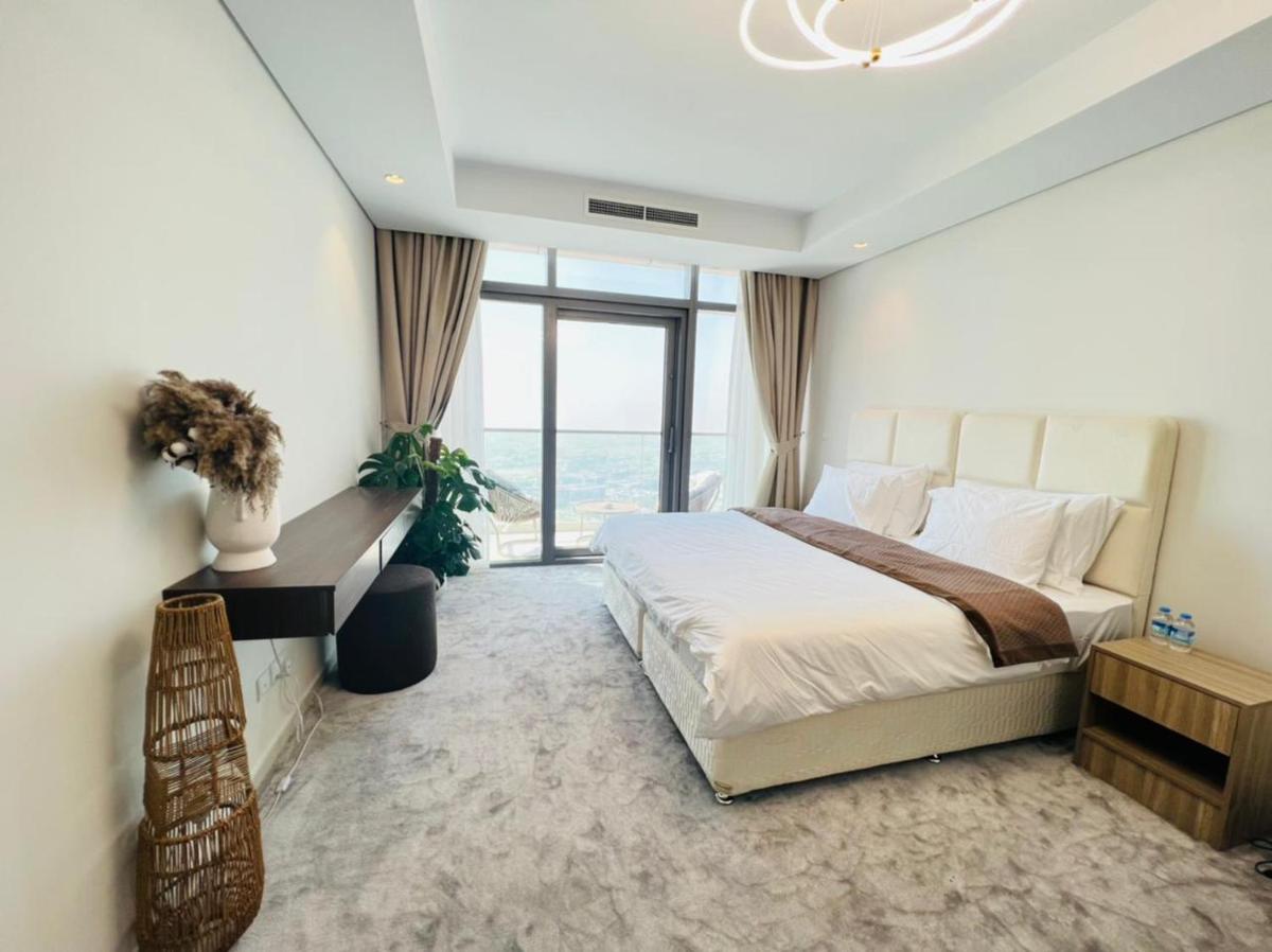 Hotel Paramount midtown residence luxury 3 bedroom with amazing sea view and close to burj khalifa and dubai mall - Image 1