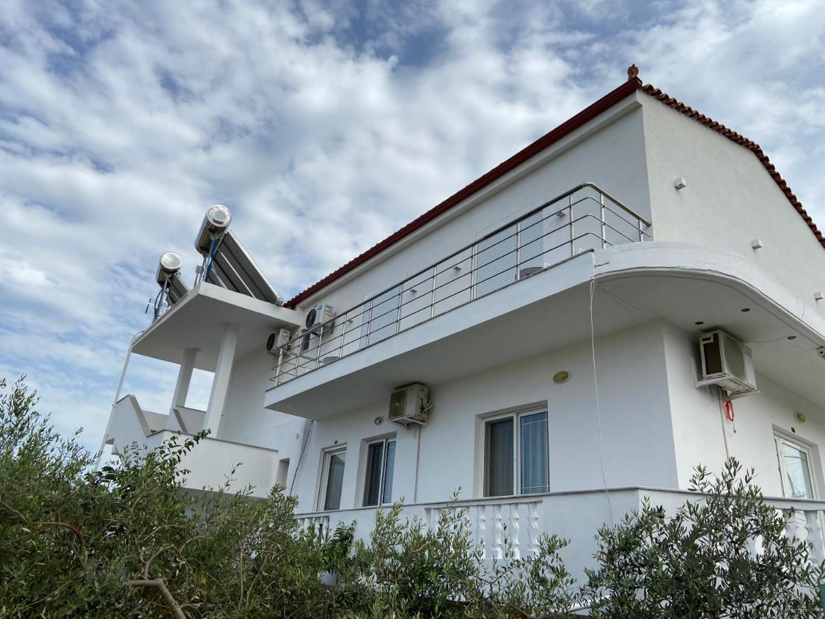 Villa Elvis Caca