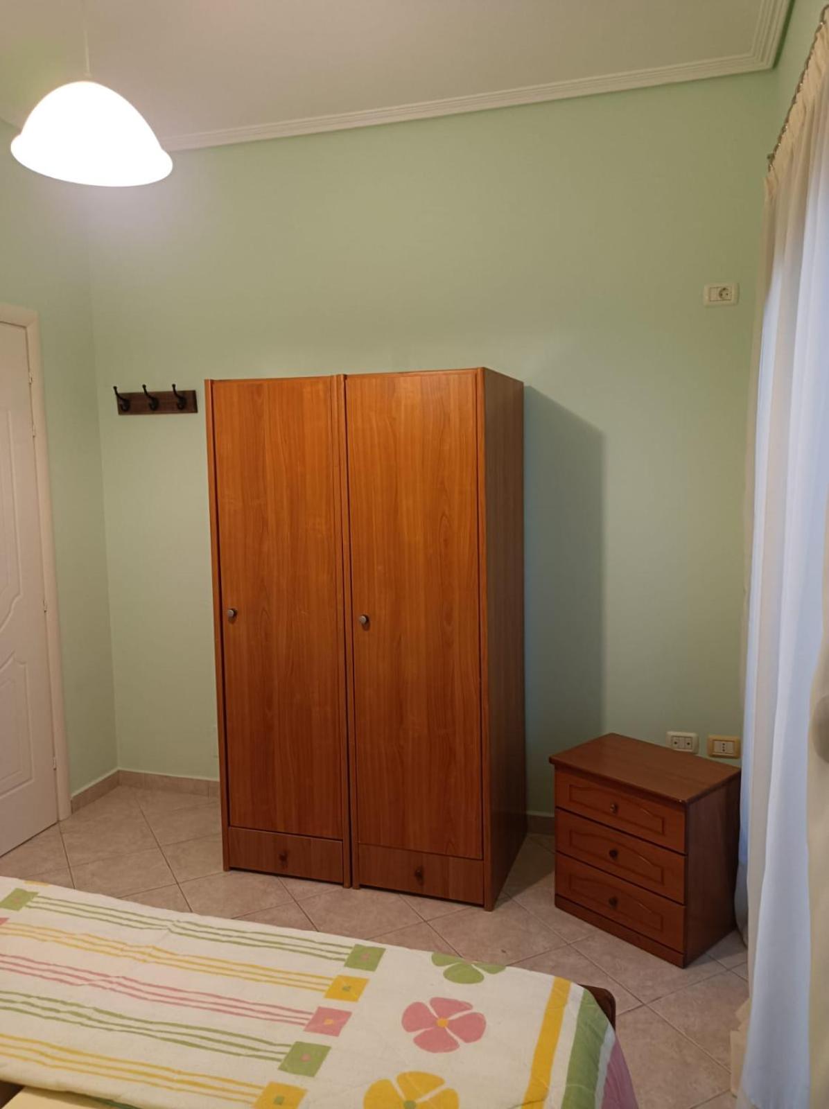Lovely large summer apartment next to Lungomare