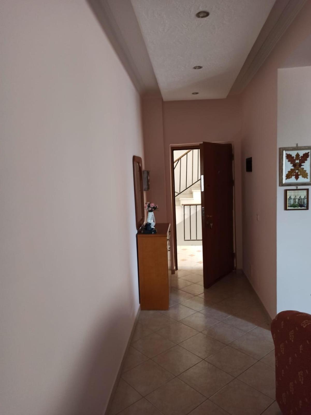 Lovely large summer apartment next to Lungomare