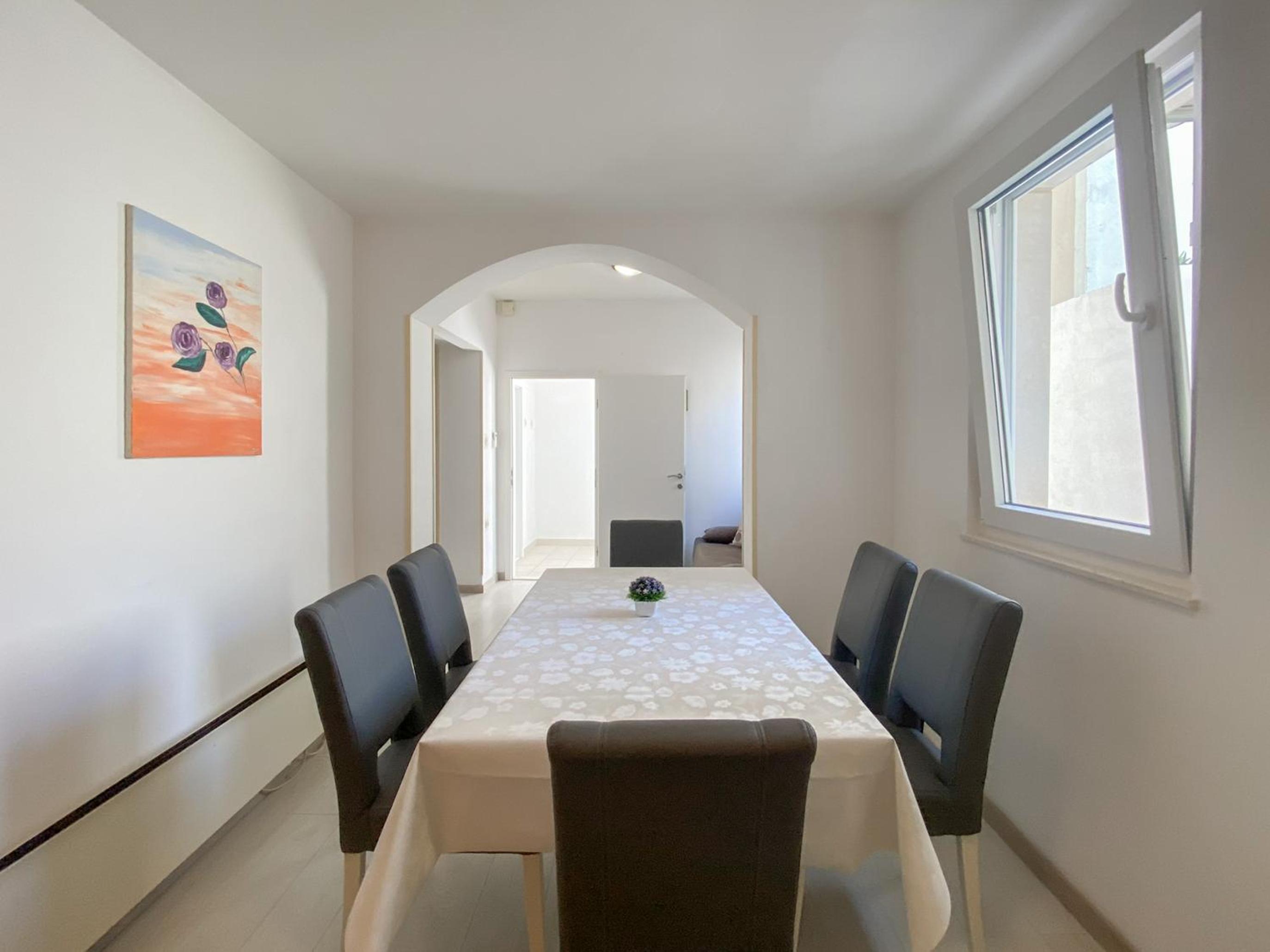 Apartment Dado