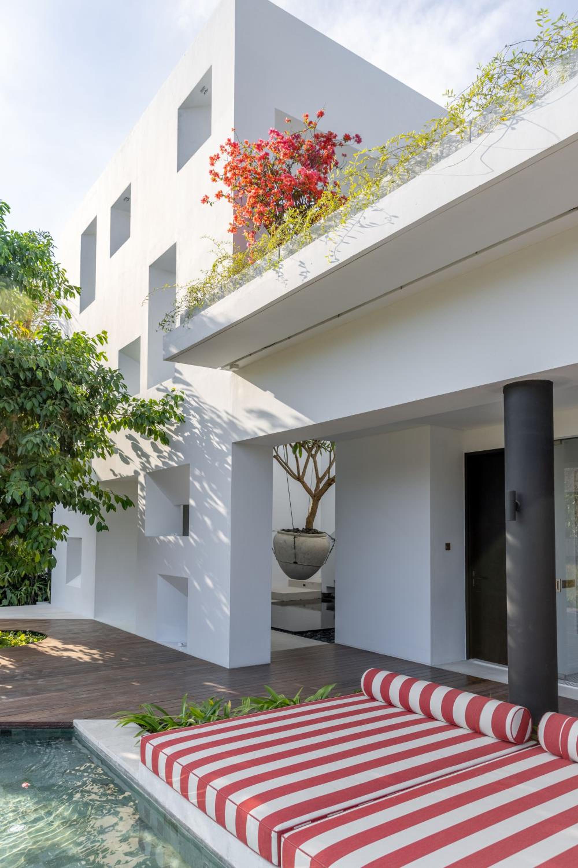 Mandala Clubhouse