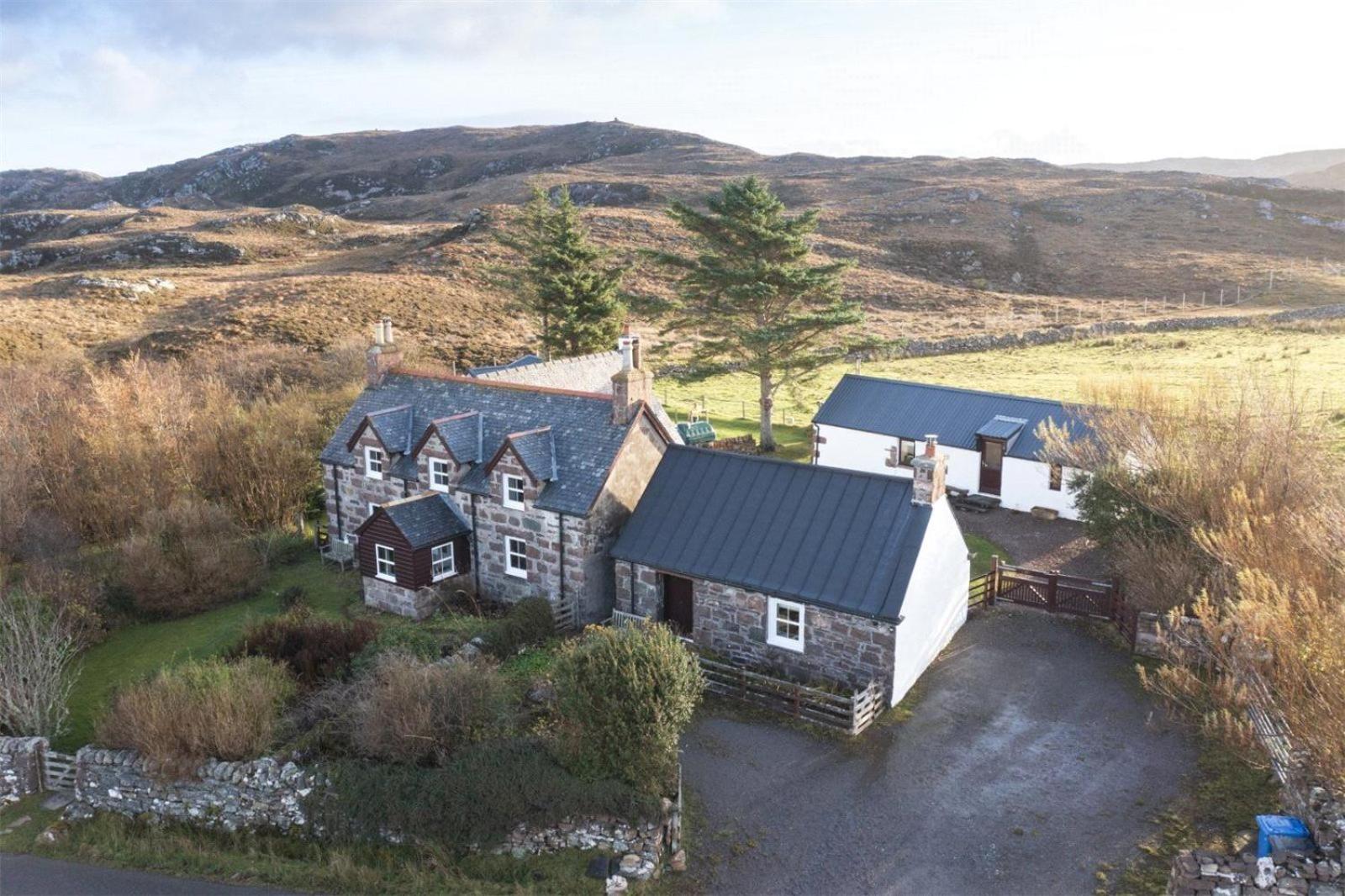 The Smithy House & Cottages view 3