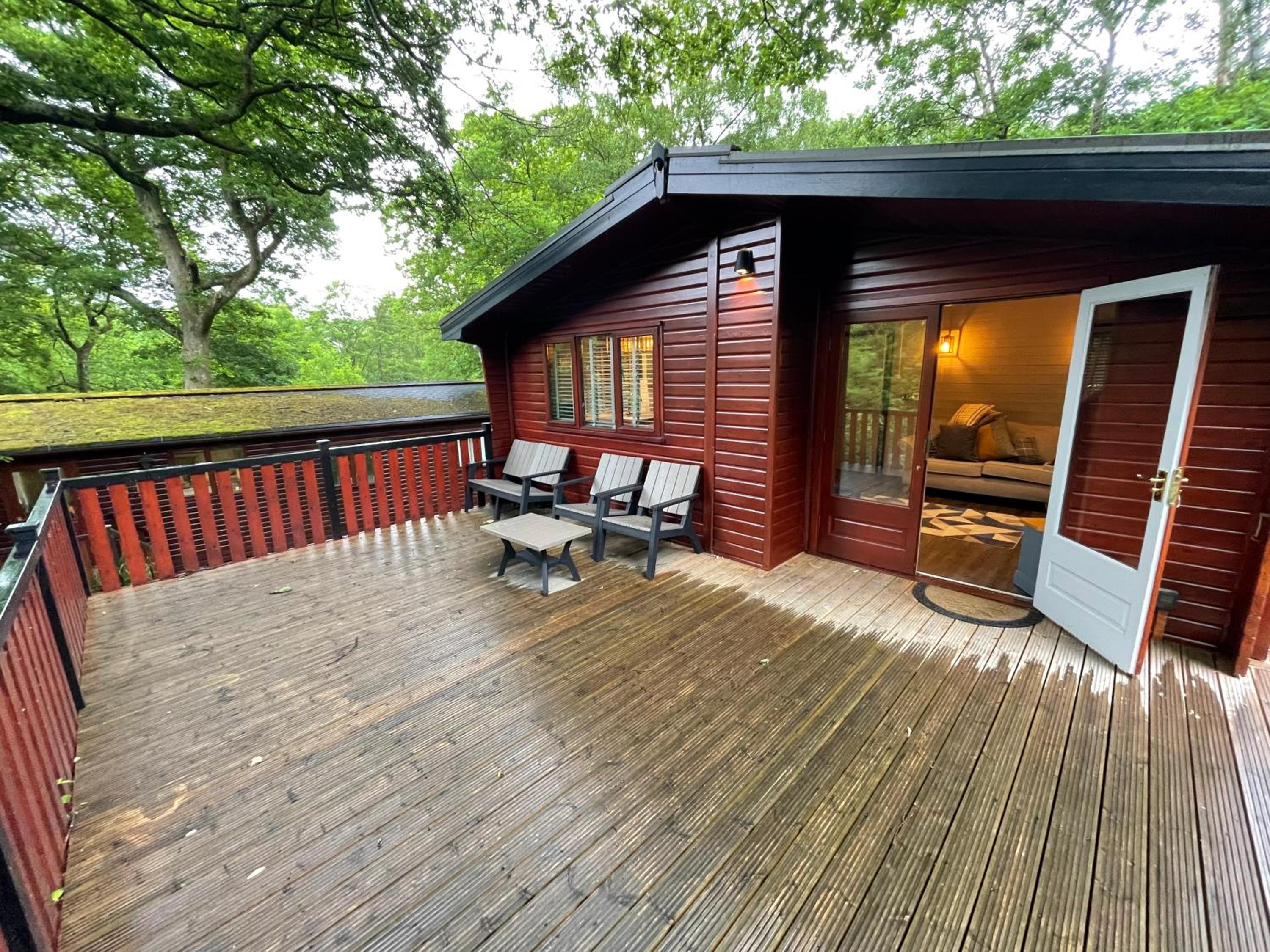 L14 - Riverside Penrhyn Lodge view 2