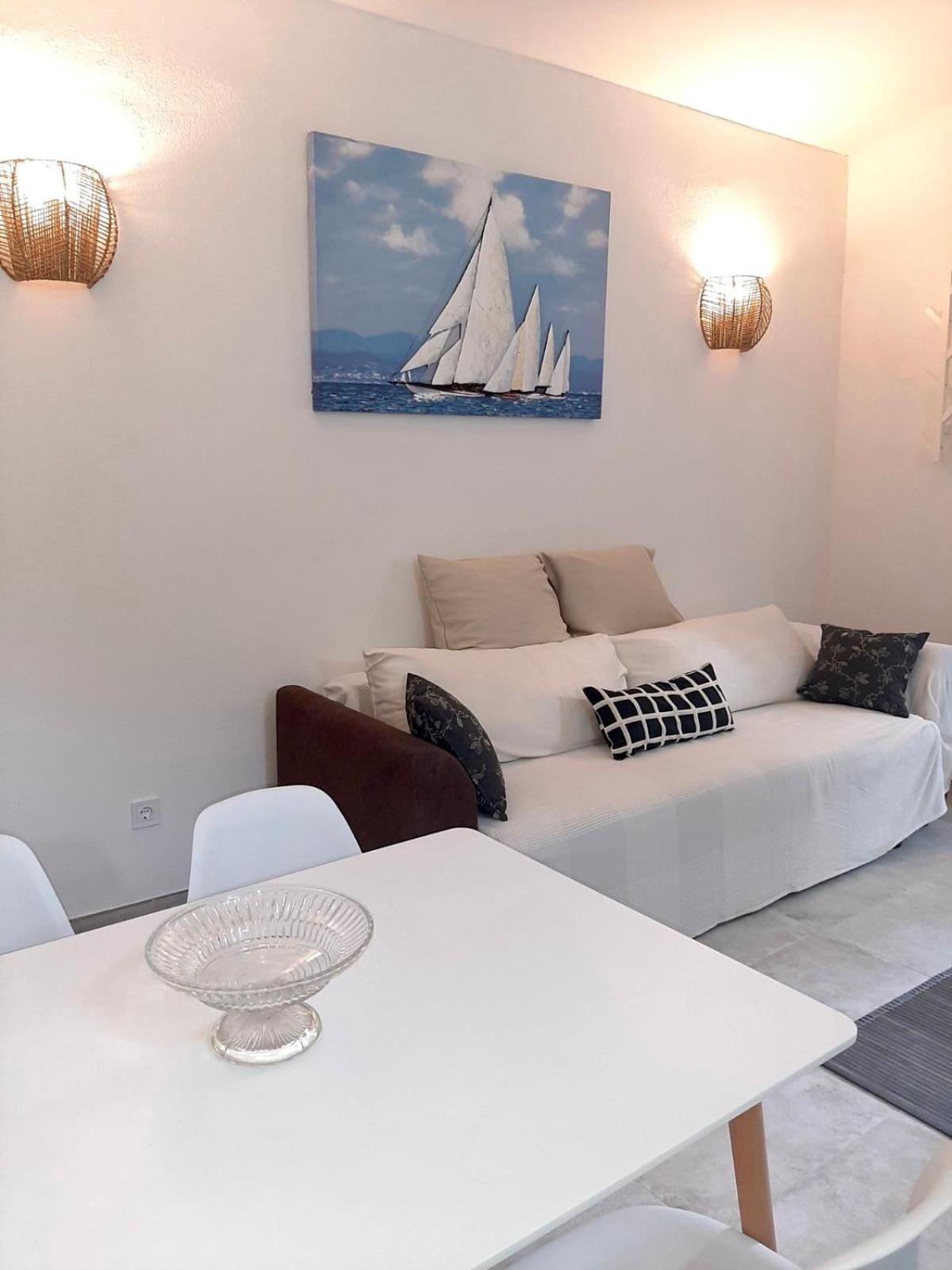 Apartment White view 5