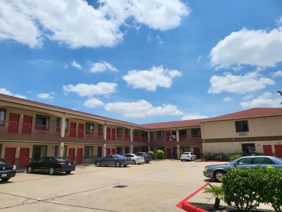 Palace Inn Sam Houston Race Park west road