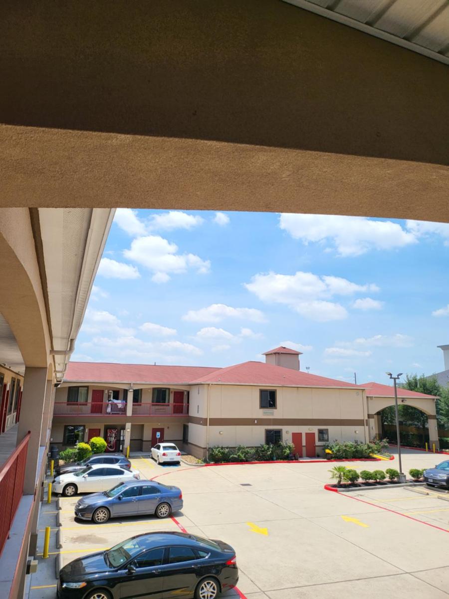 Palace Inn Sam Houston Race Park west road