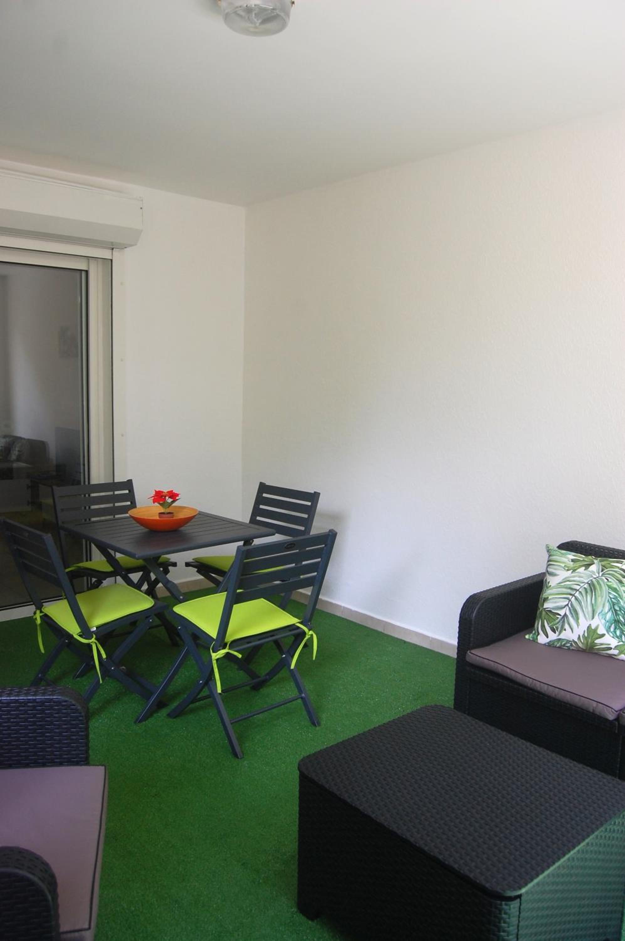 Joli appartement rénové à neuf view 2