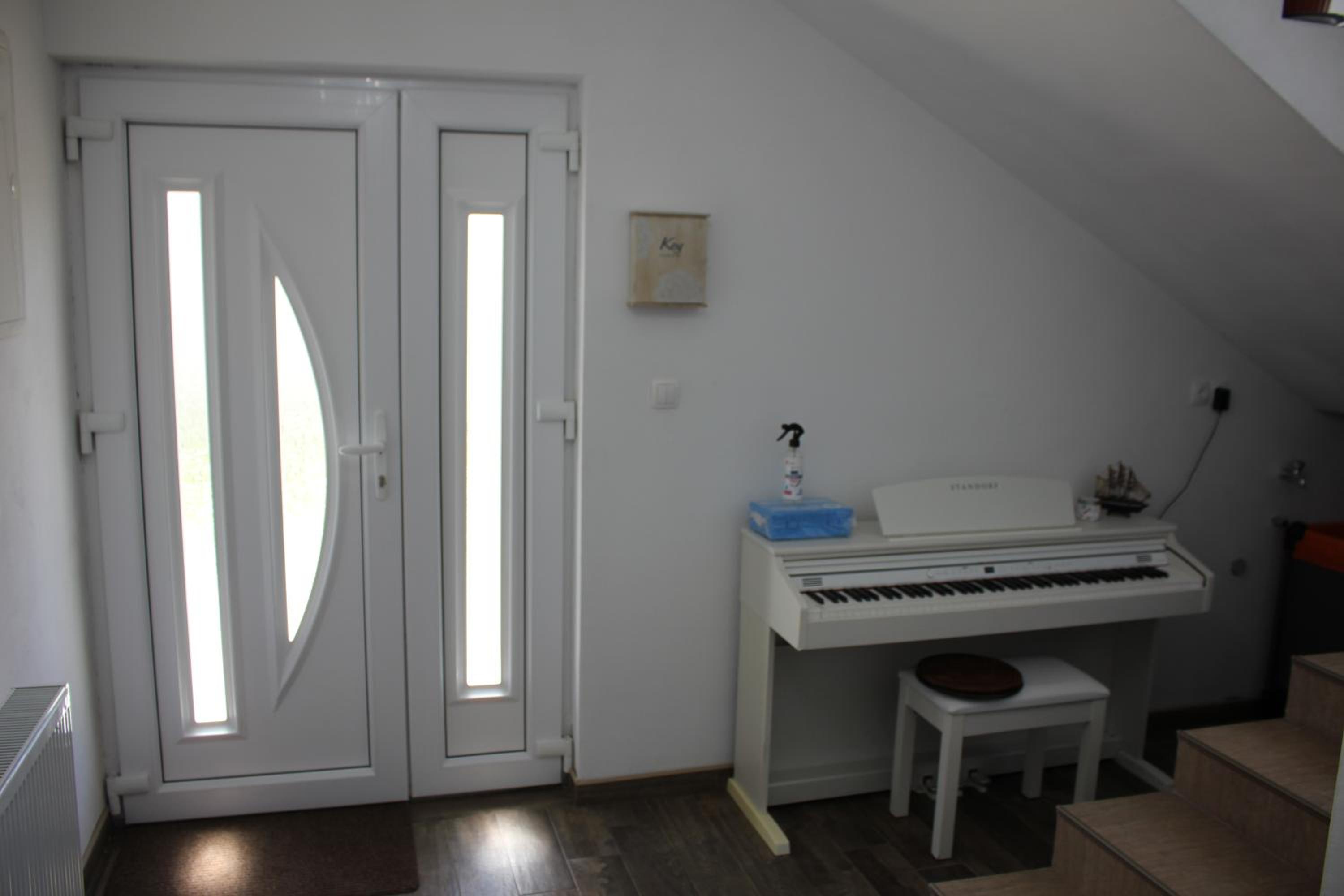 Photo 32