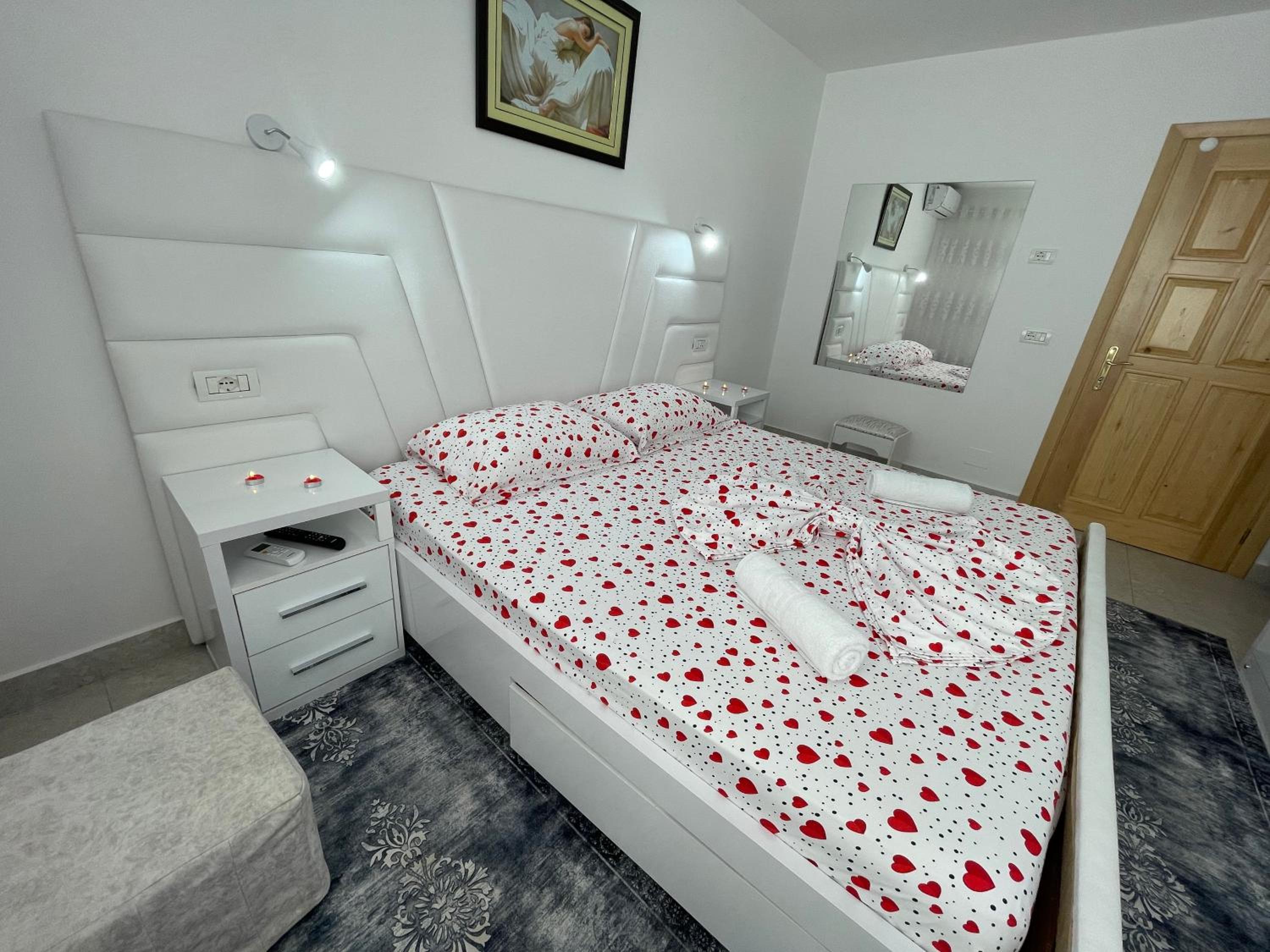 ROMANCE Apartments