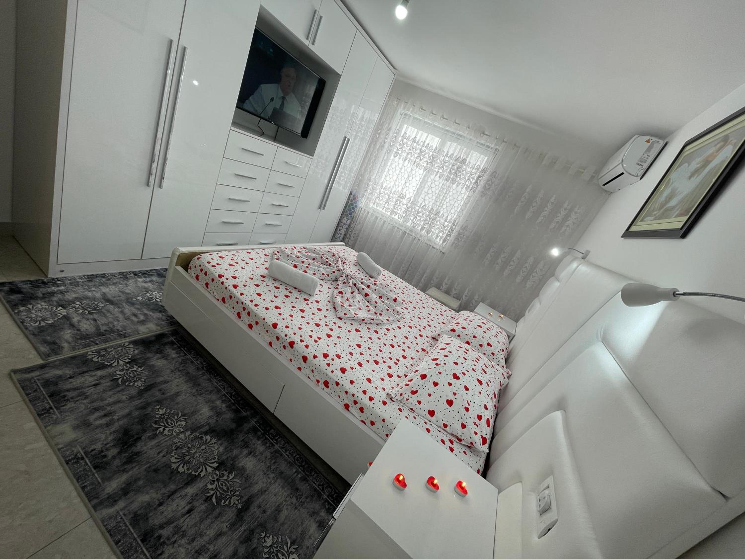 ROMANCE Apartments