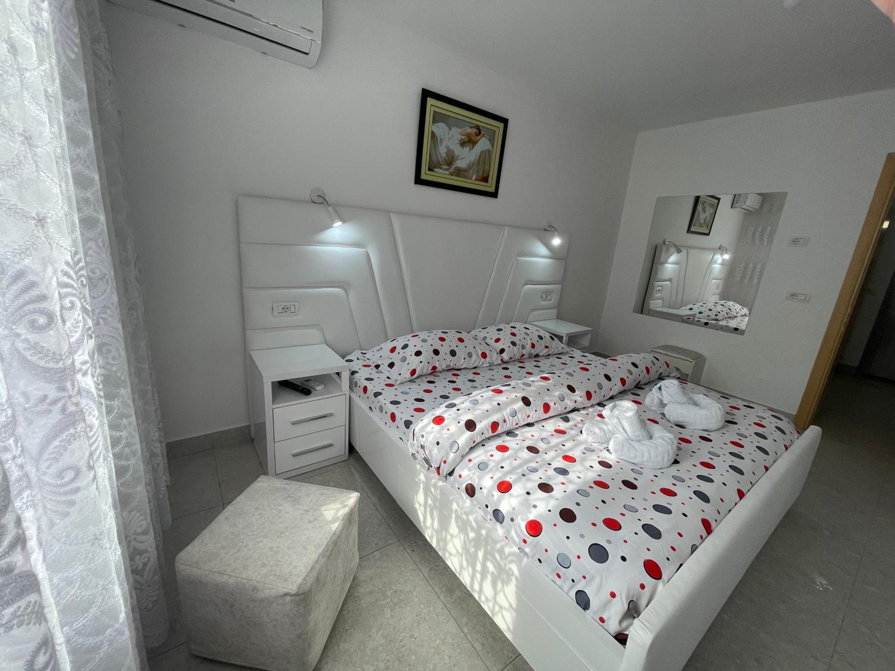 ROMANCE Apartments
