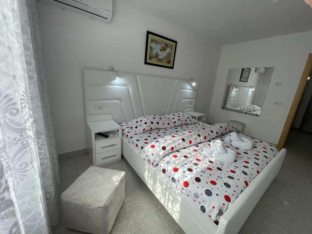 ROMANCE Apartments