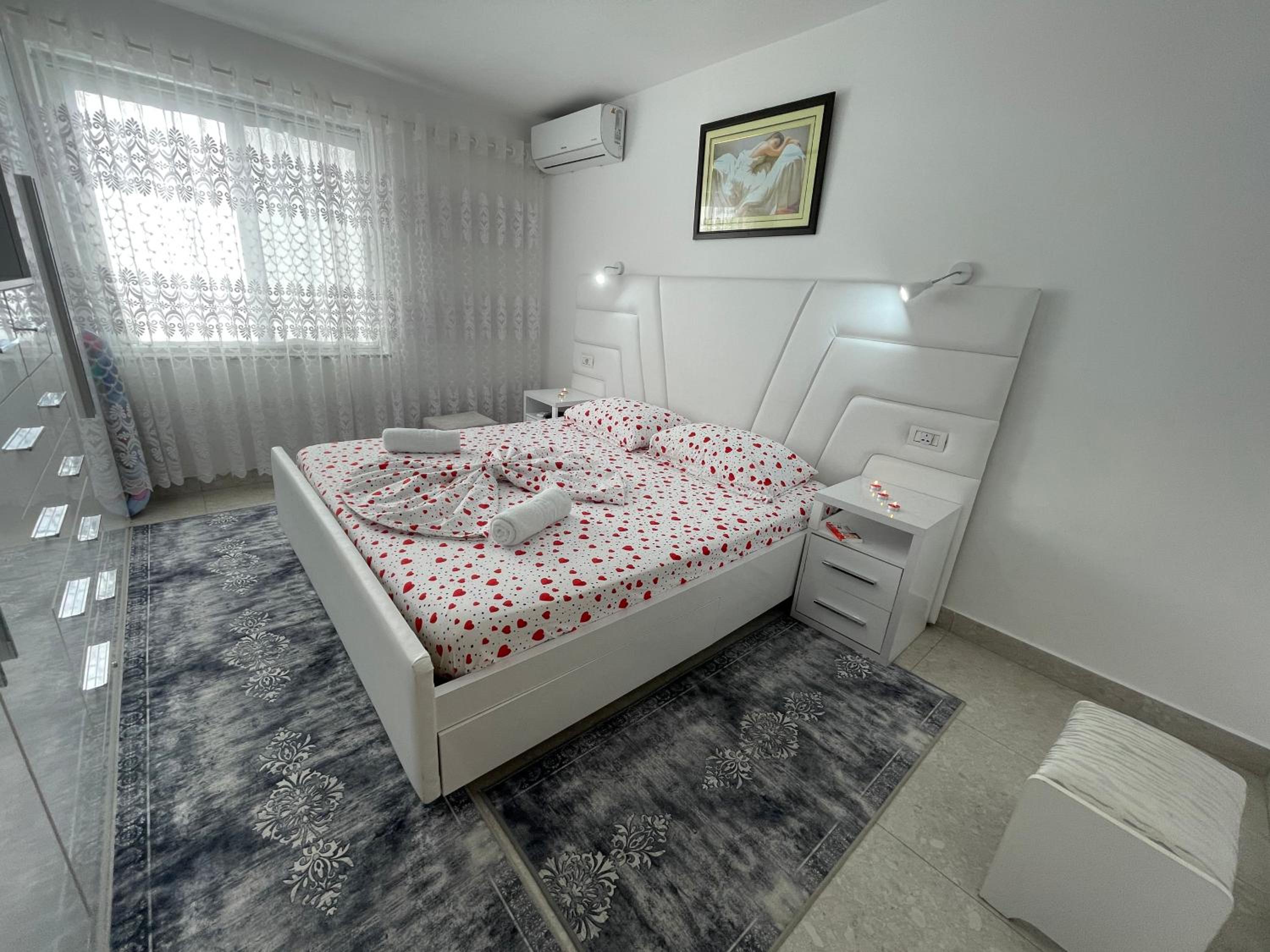 ROMANCE Apartments