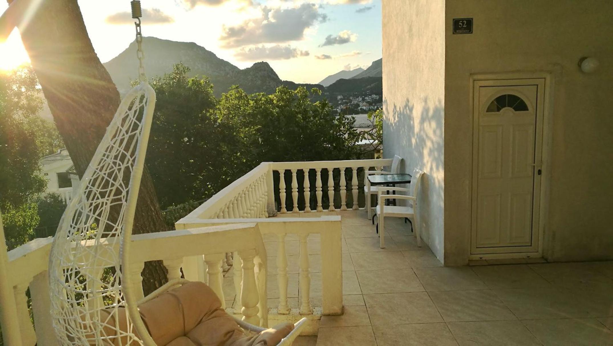 Hotel House In The Pines