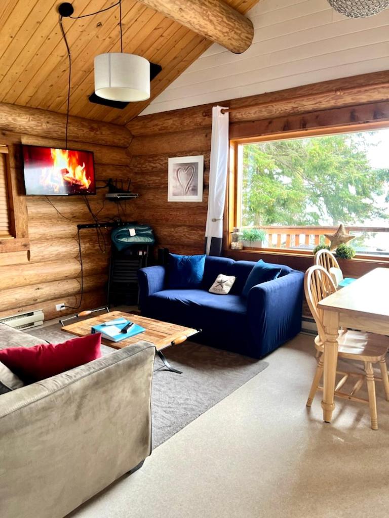 The Beach House Texada - Gillies Bay Favourite Cabin