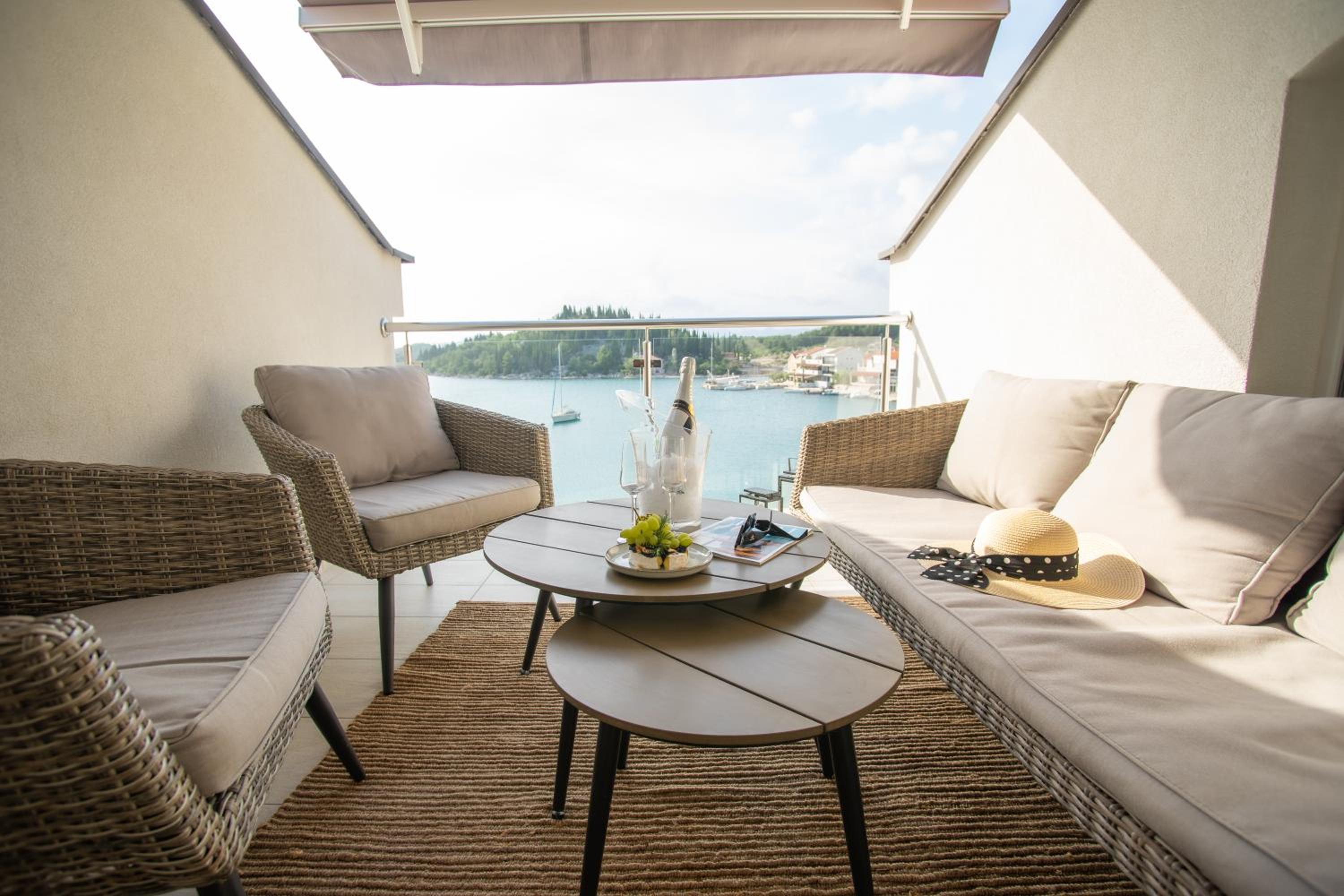 Apartment Antun - Adriatic coast retreat view 4