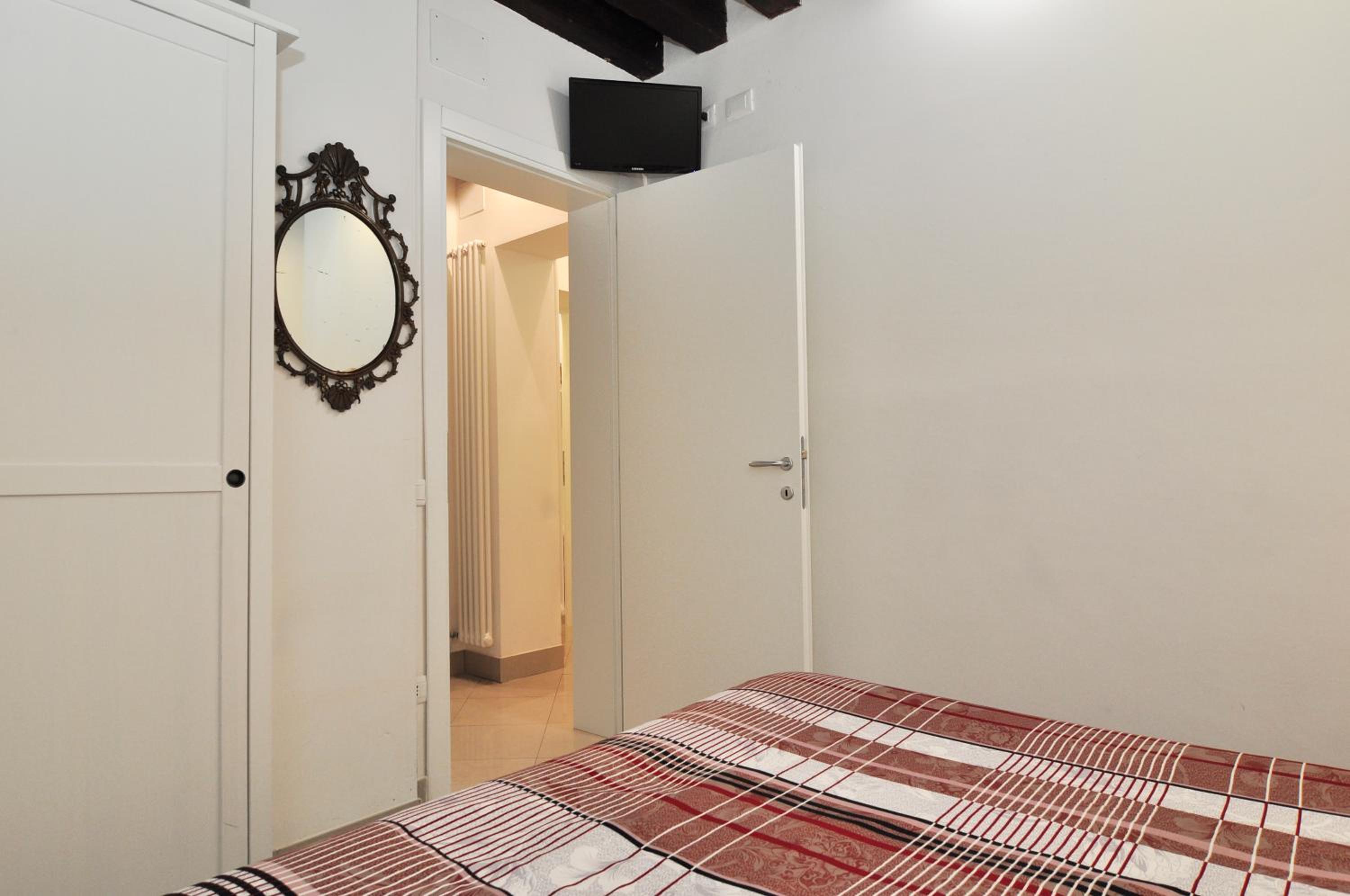 COZY APARTMENT NEAR RIALTO BRIDGE/ ST.MARK SQUARE