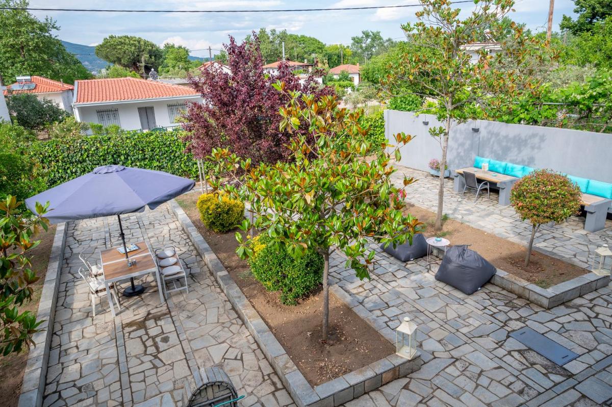 outdoor BBQ area
