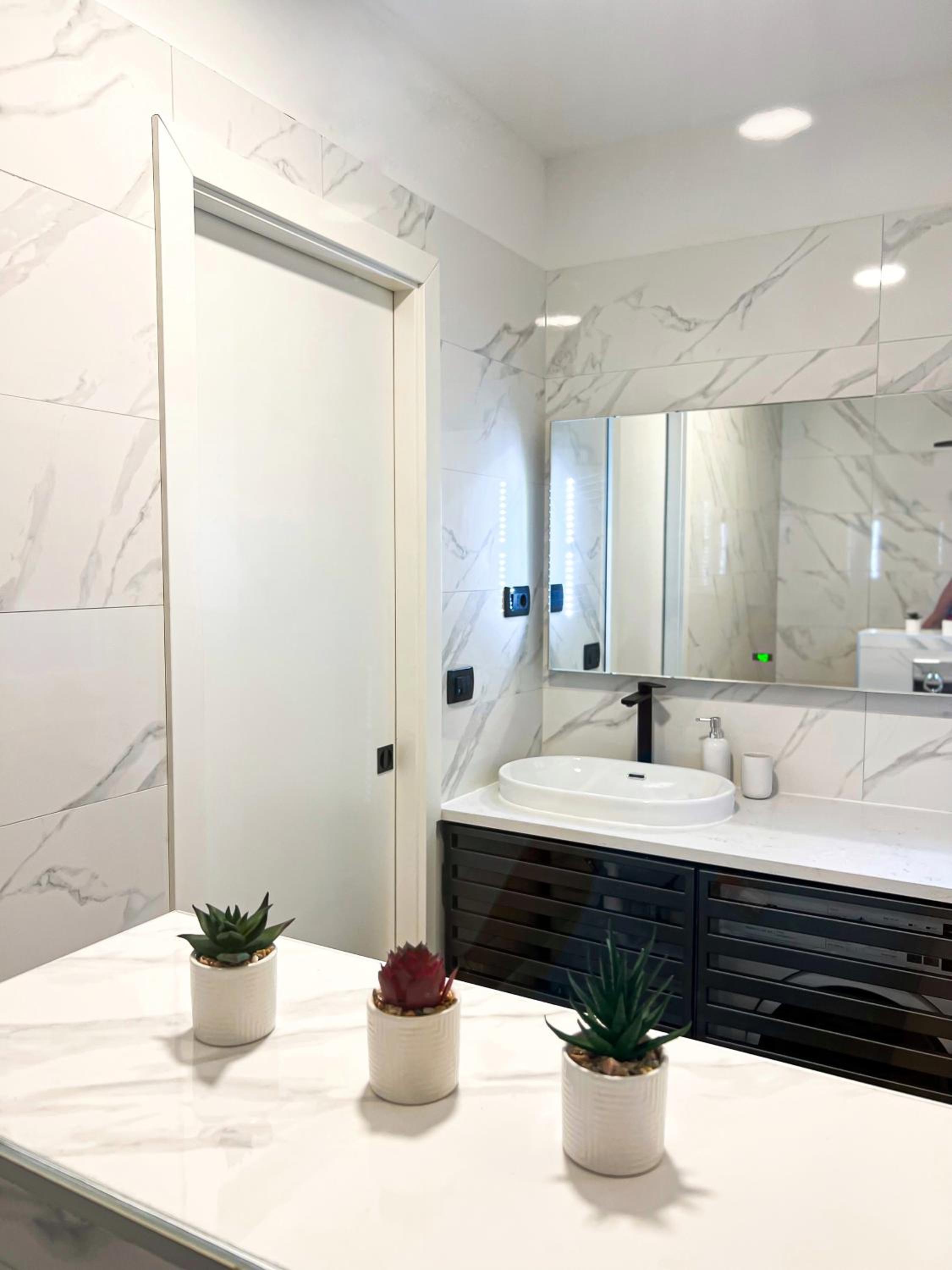 SanOne-Studio apartment en Jesenice — bathroom