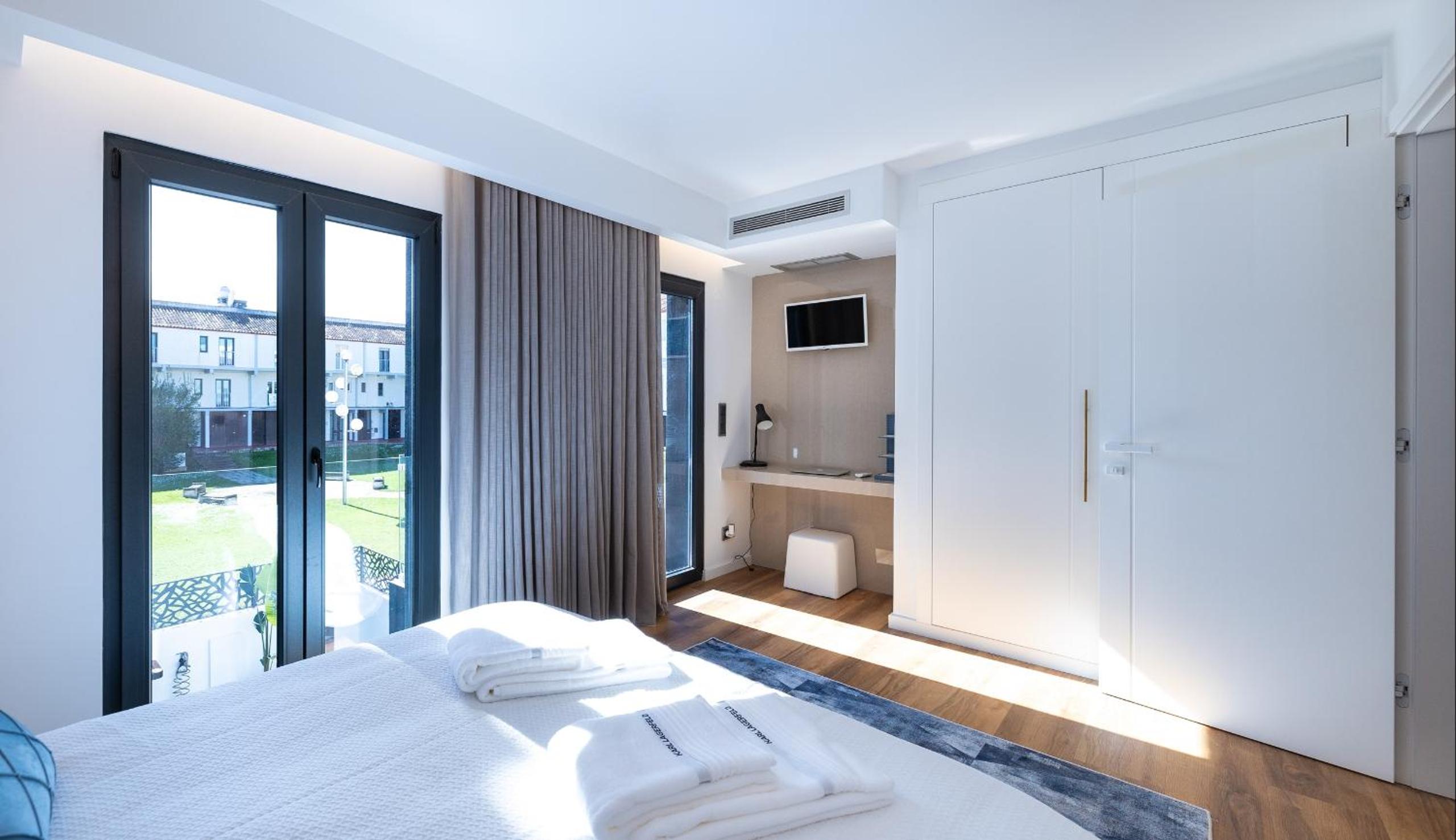Medusa Luxury Marina view 4