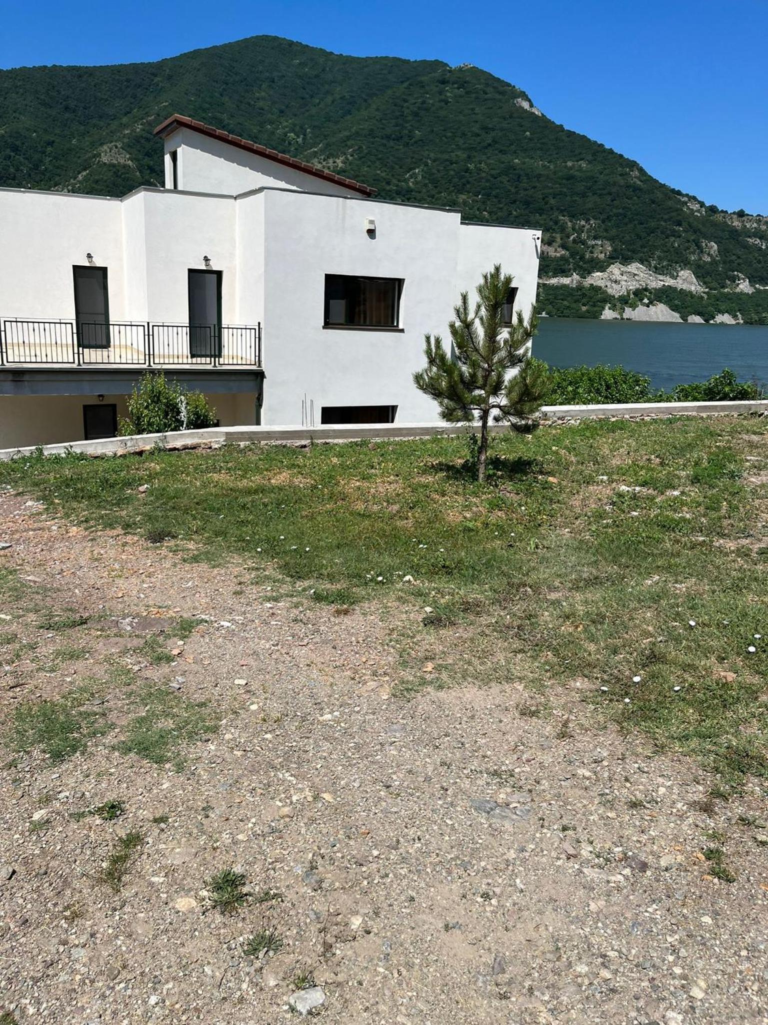 VILA SARA