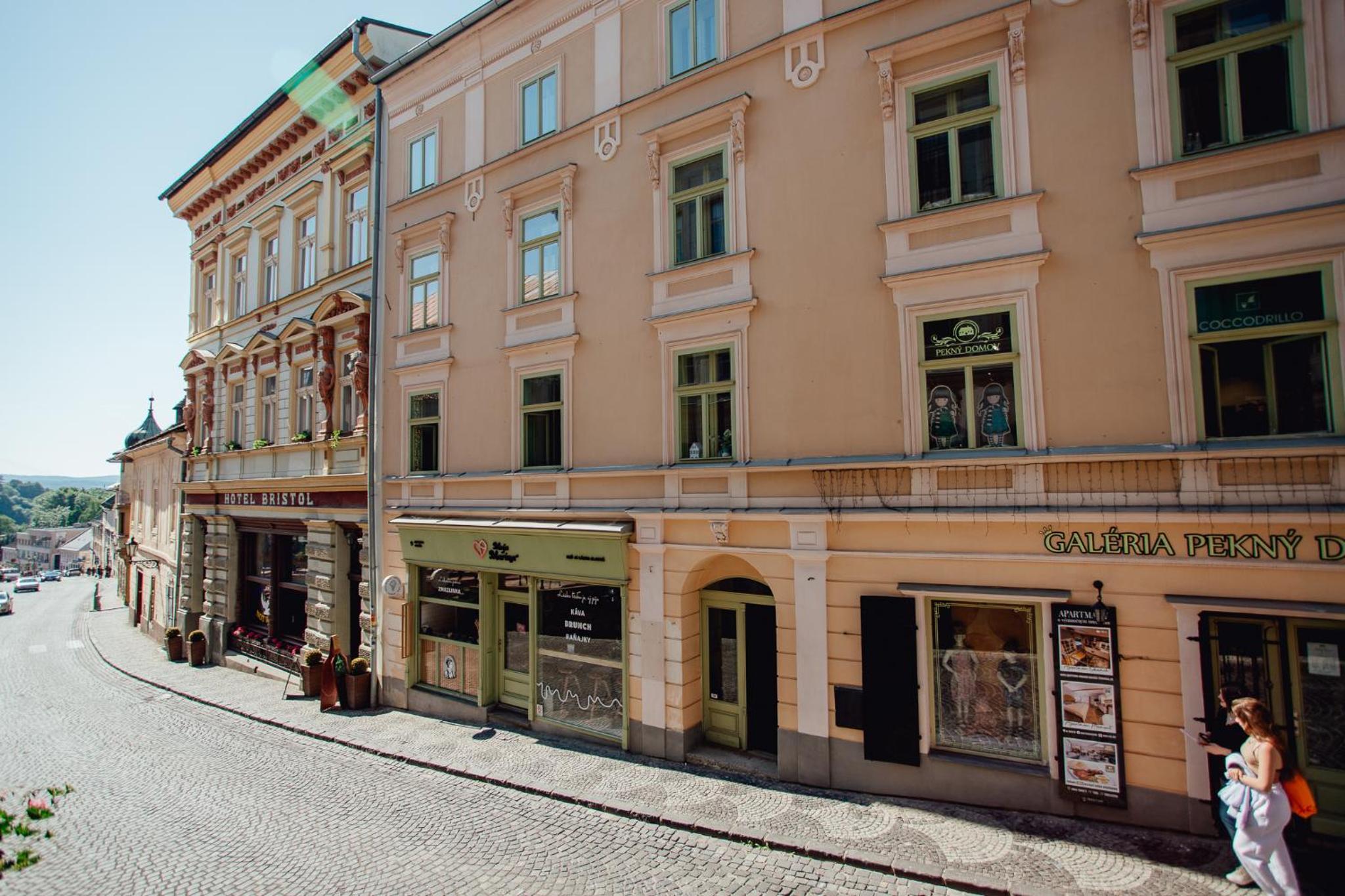 Priestranný apartmán Moja Marína® v srdci Štiavnice view 2