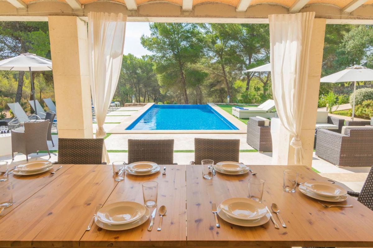 Villa Pins