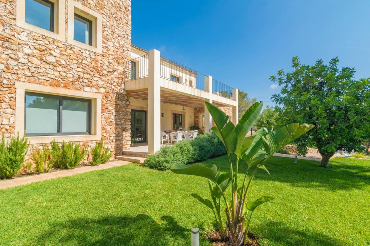 Villa Pins