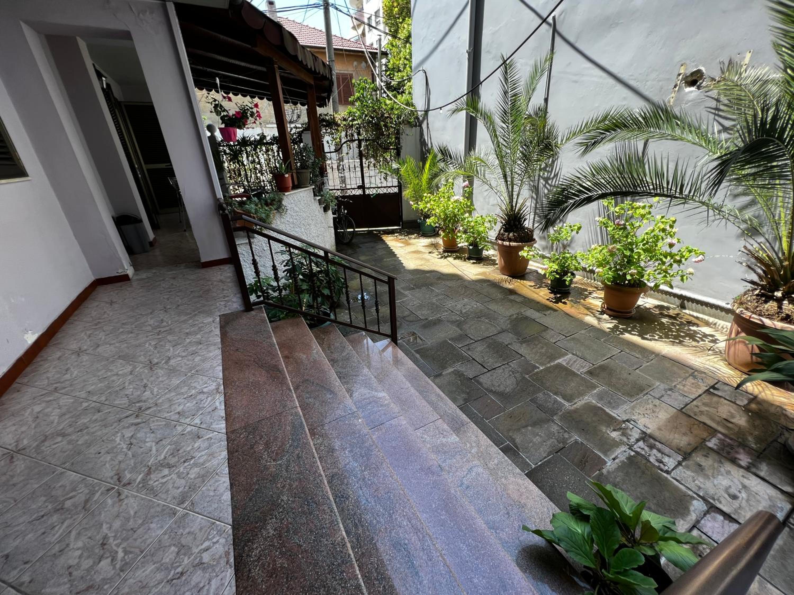 Grand Veranda Apartment