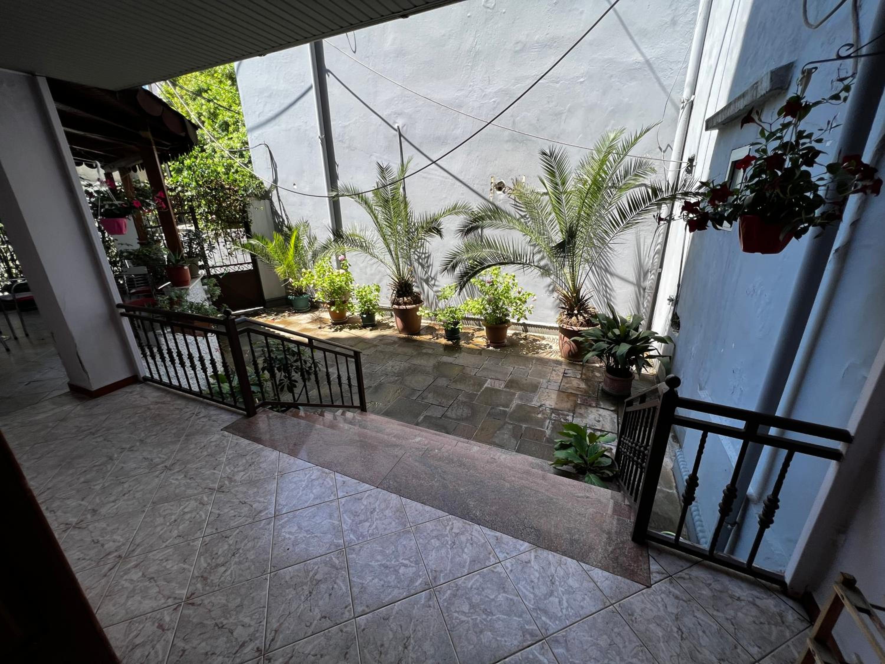Grand Veranda Apartment