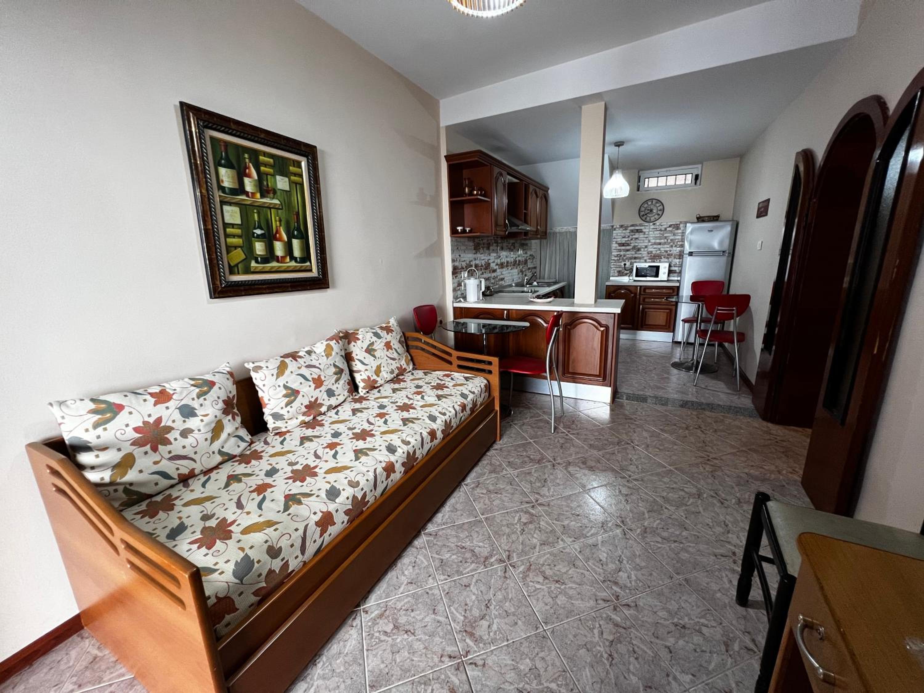 Grand Veranda Apartment