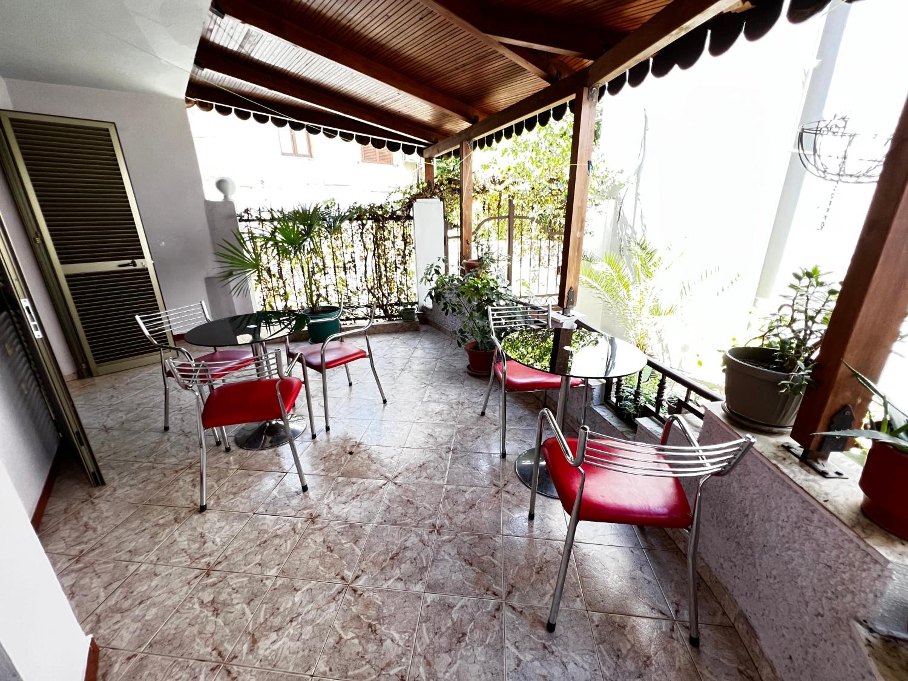 Grand Veranda Apartment
