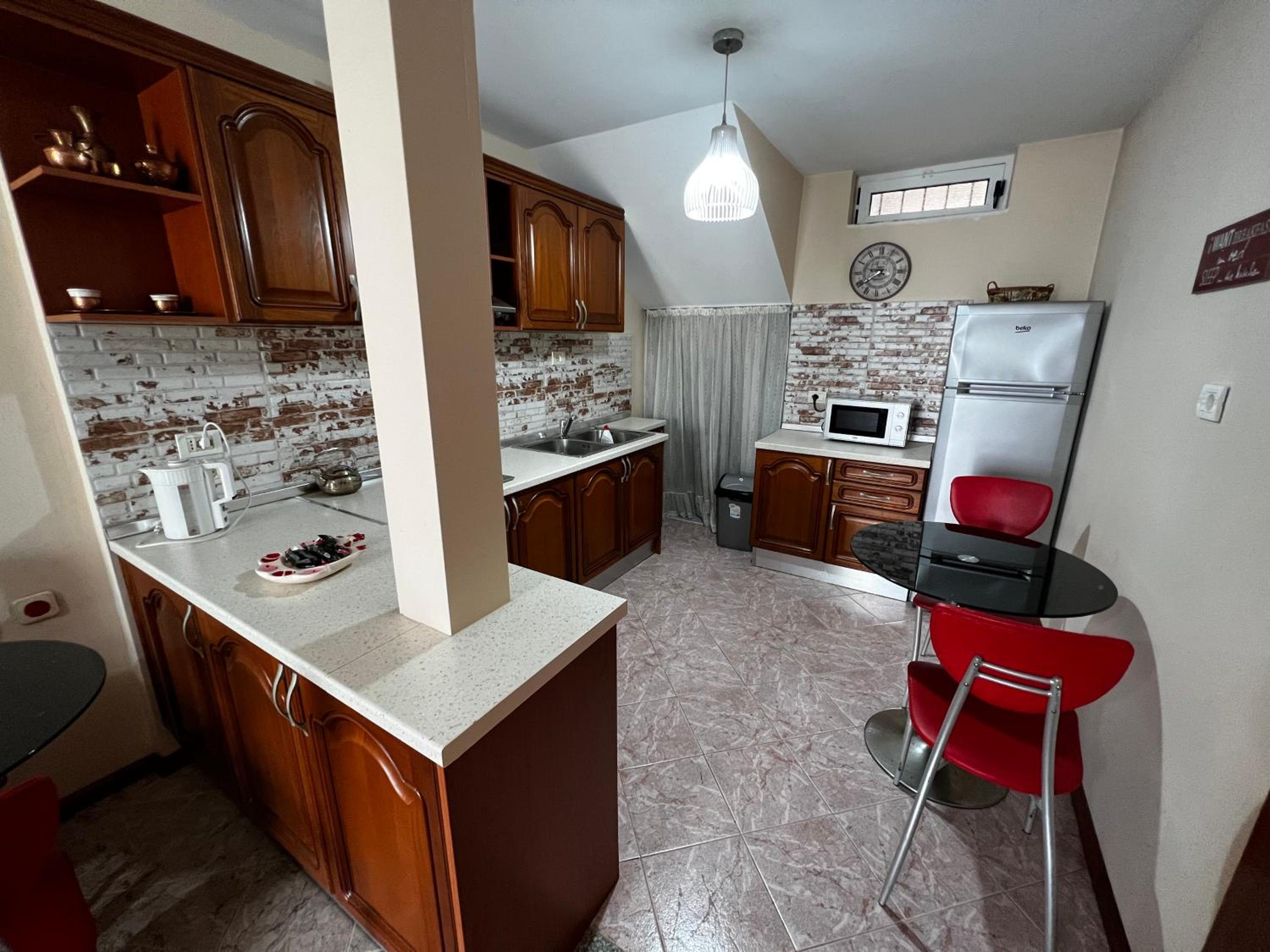 Grand Veranda Apartment