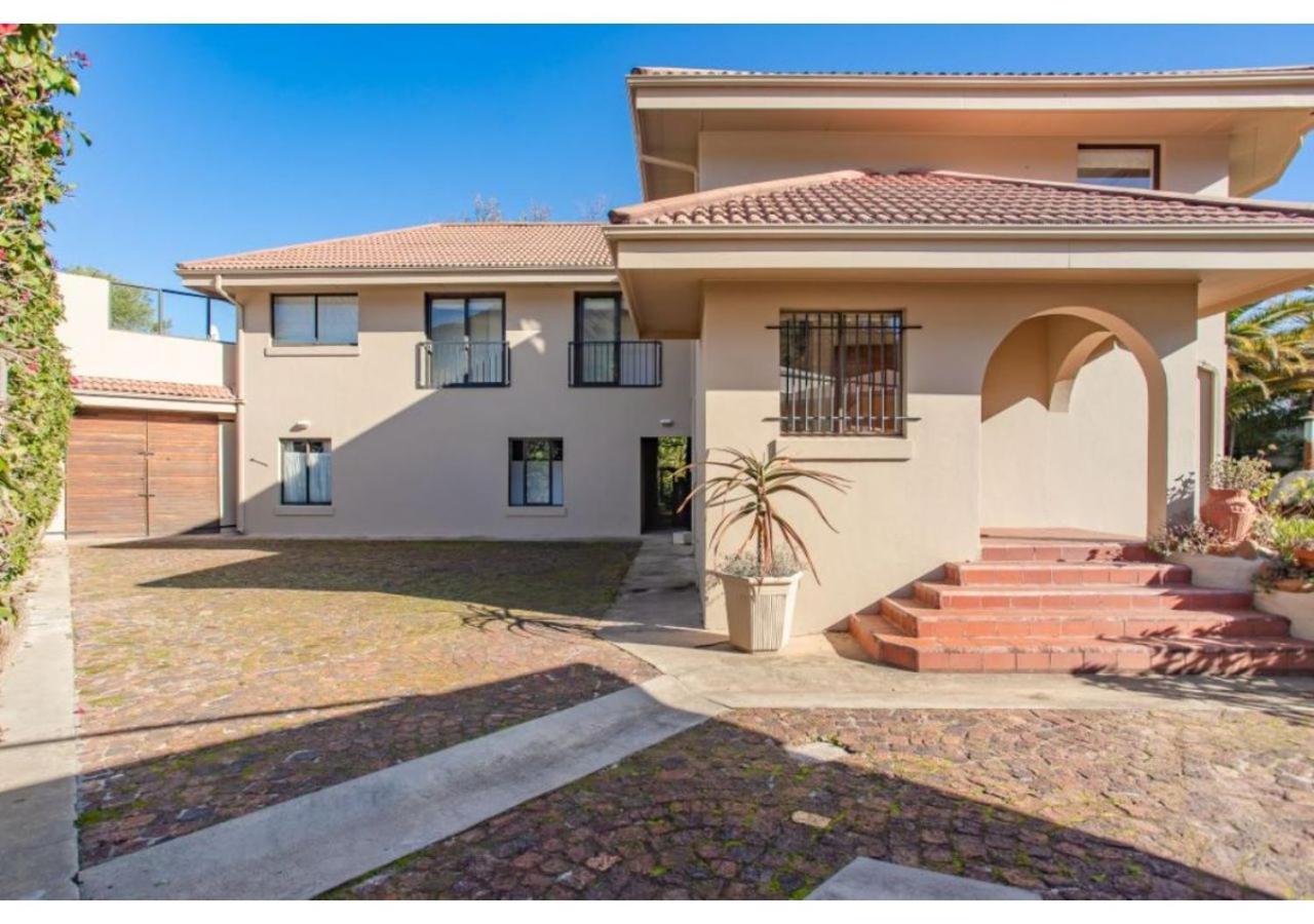 Florin’s Crest 3 Bedroom Villa, Franschhoek