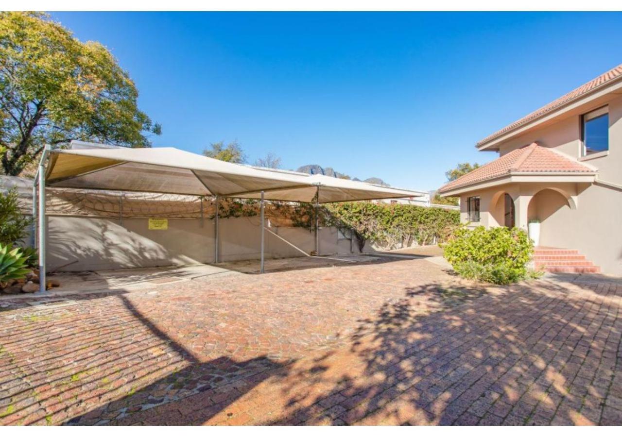 Florin’s Crest 3 Bedroom Villa, Franschhoek