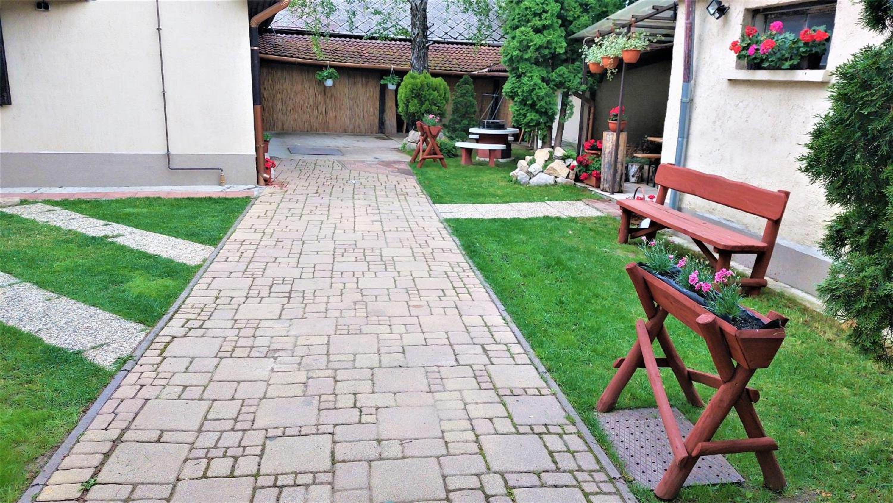 Photo 48