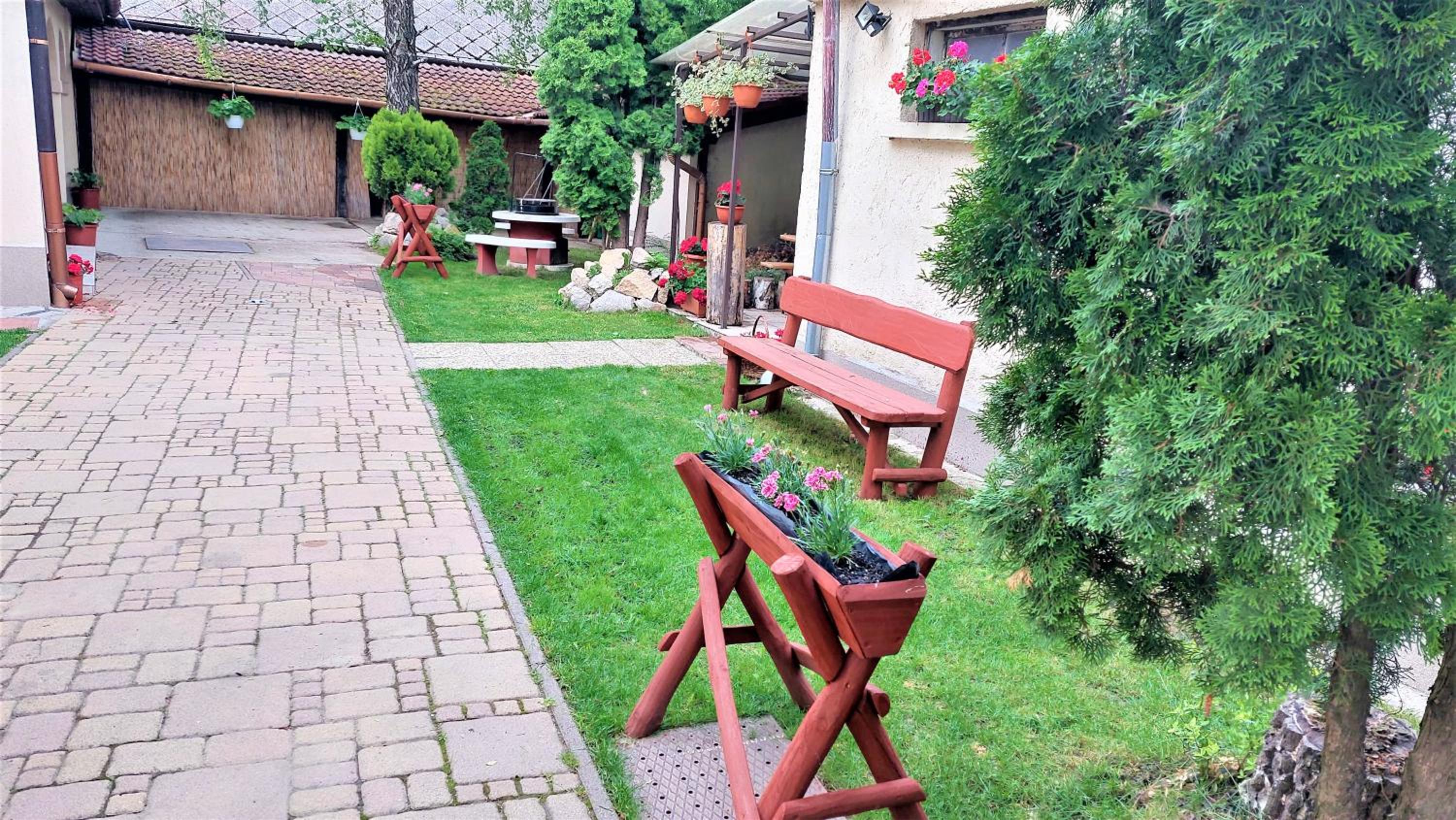 Vörös Macska Vendégház view 2