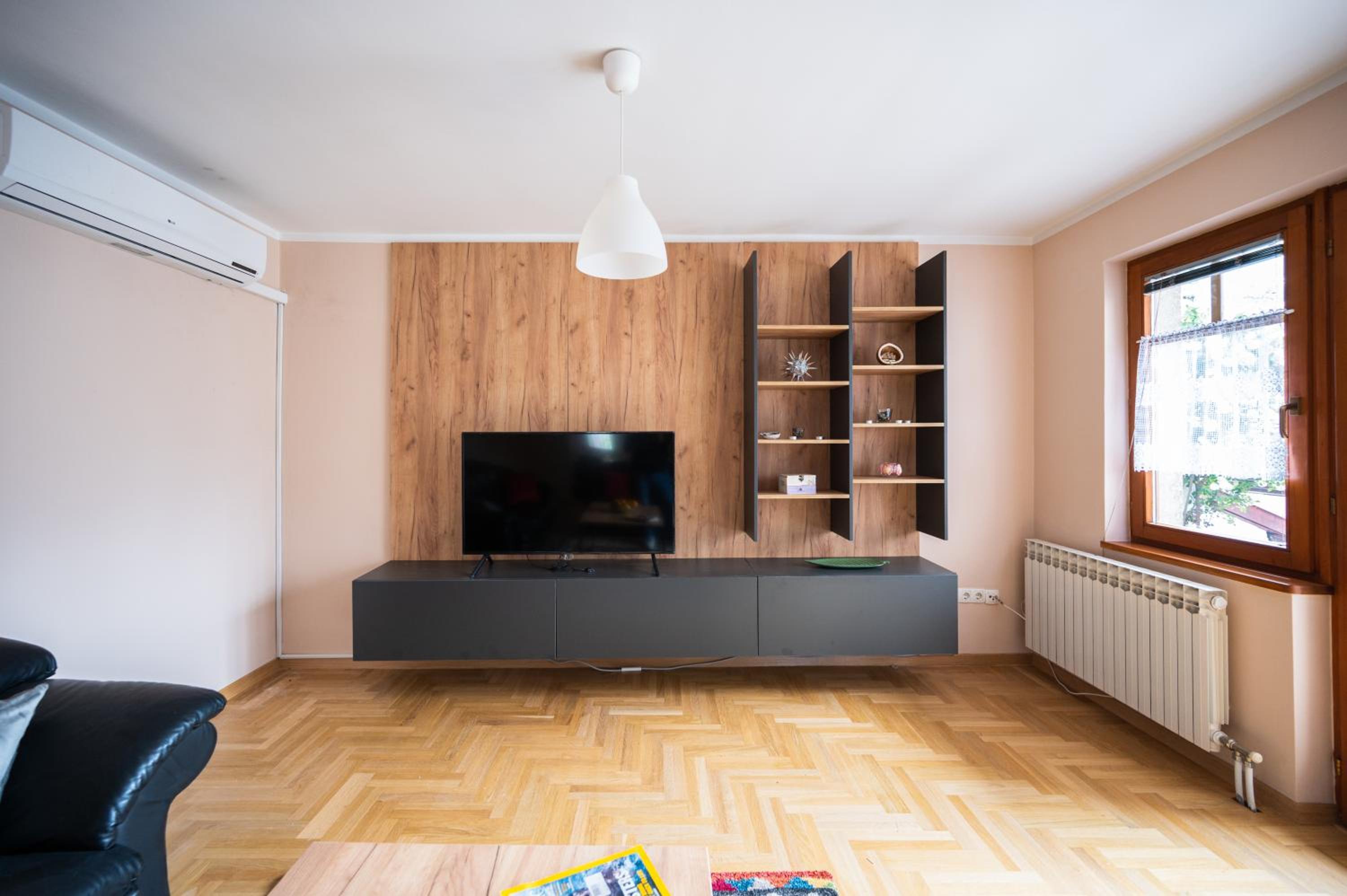 Spacious & Modern Apartments- Old Town