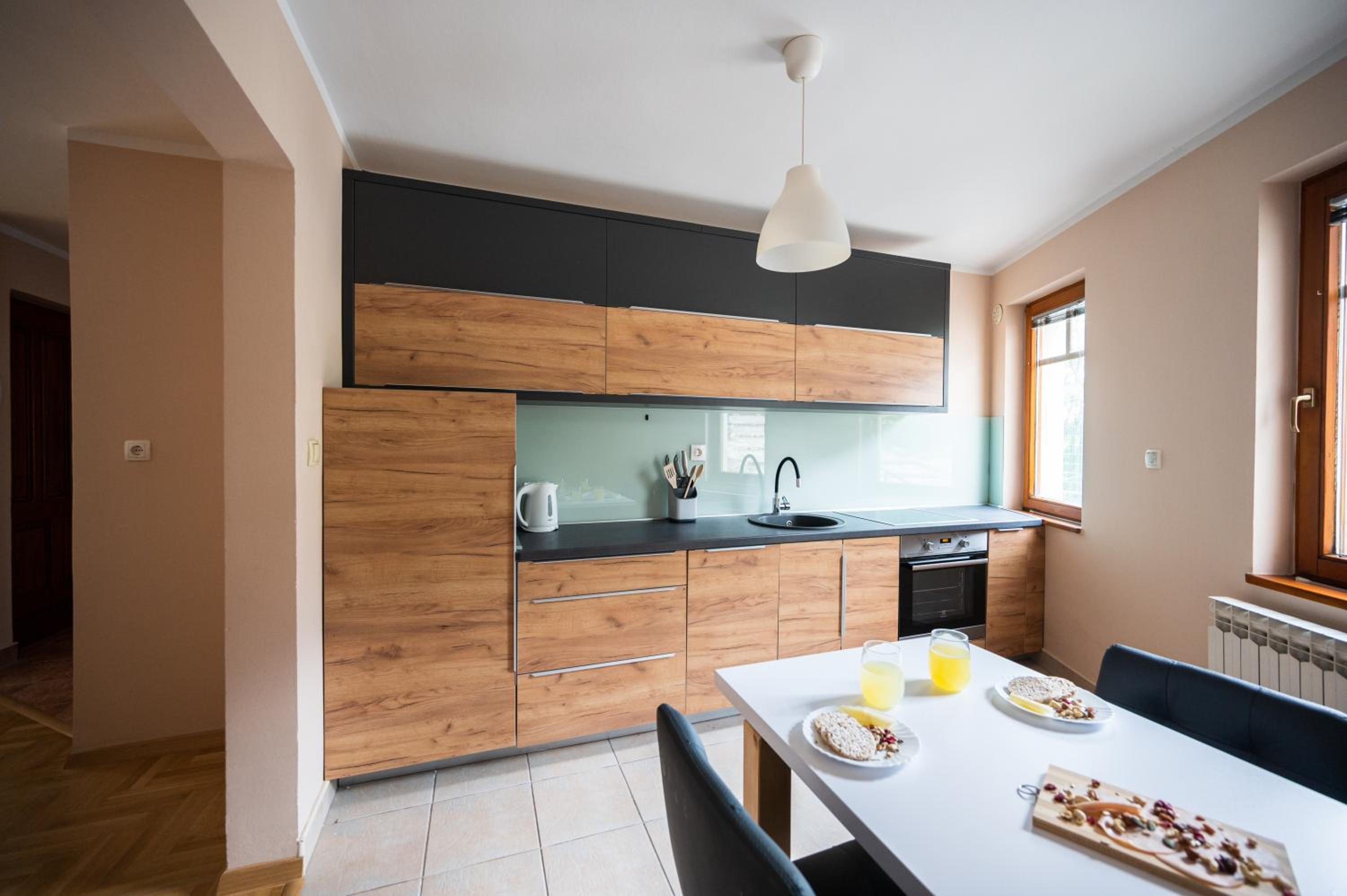 Spacious & Modern Apartments- Old Town