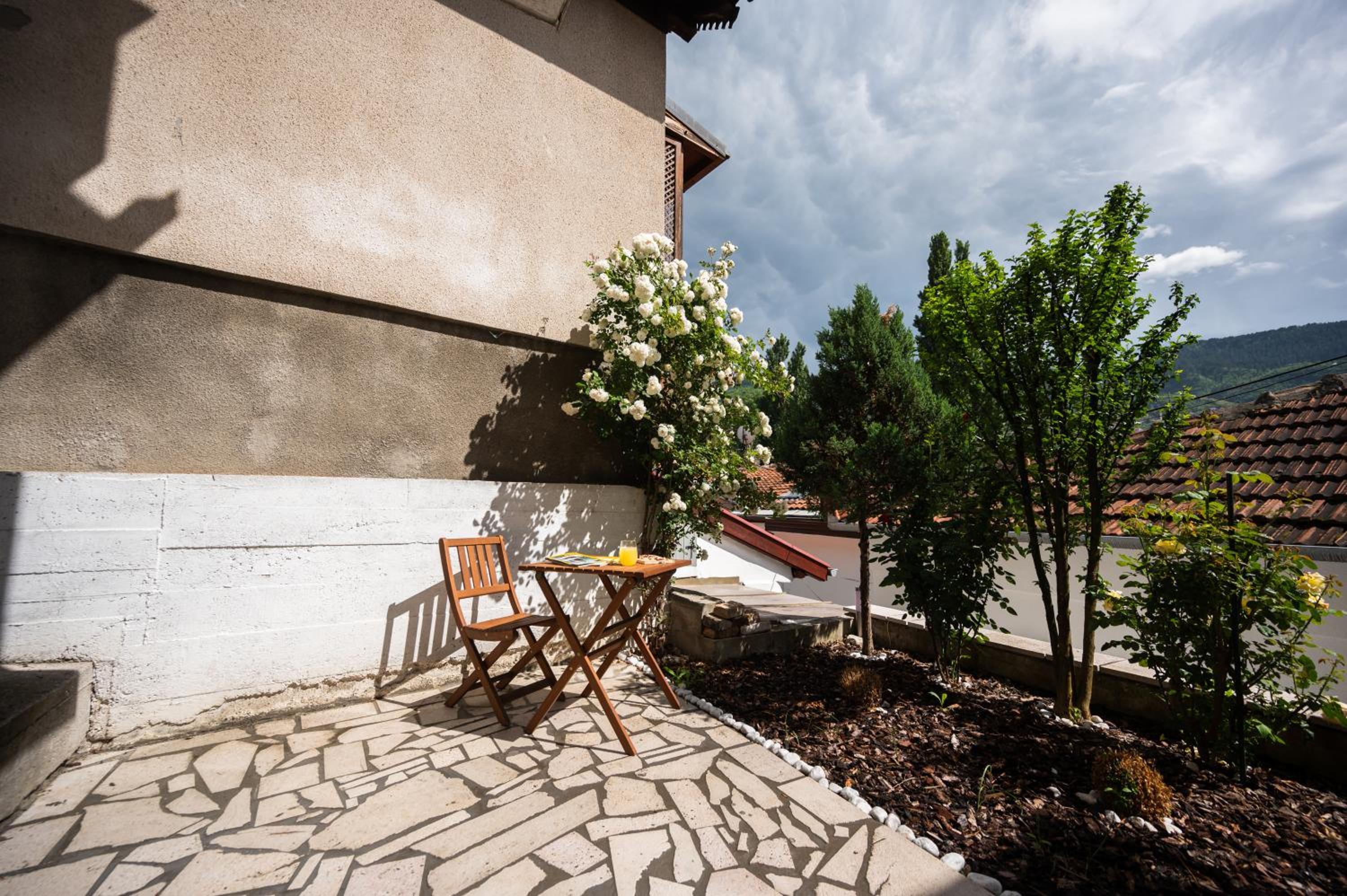 Spacious & Modern Apartments- Old Town