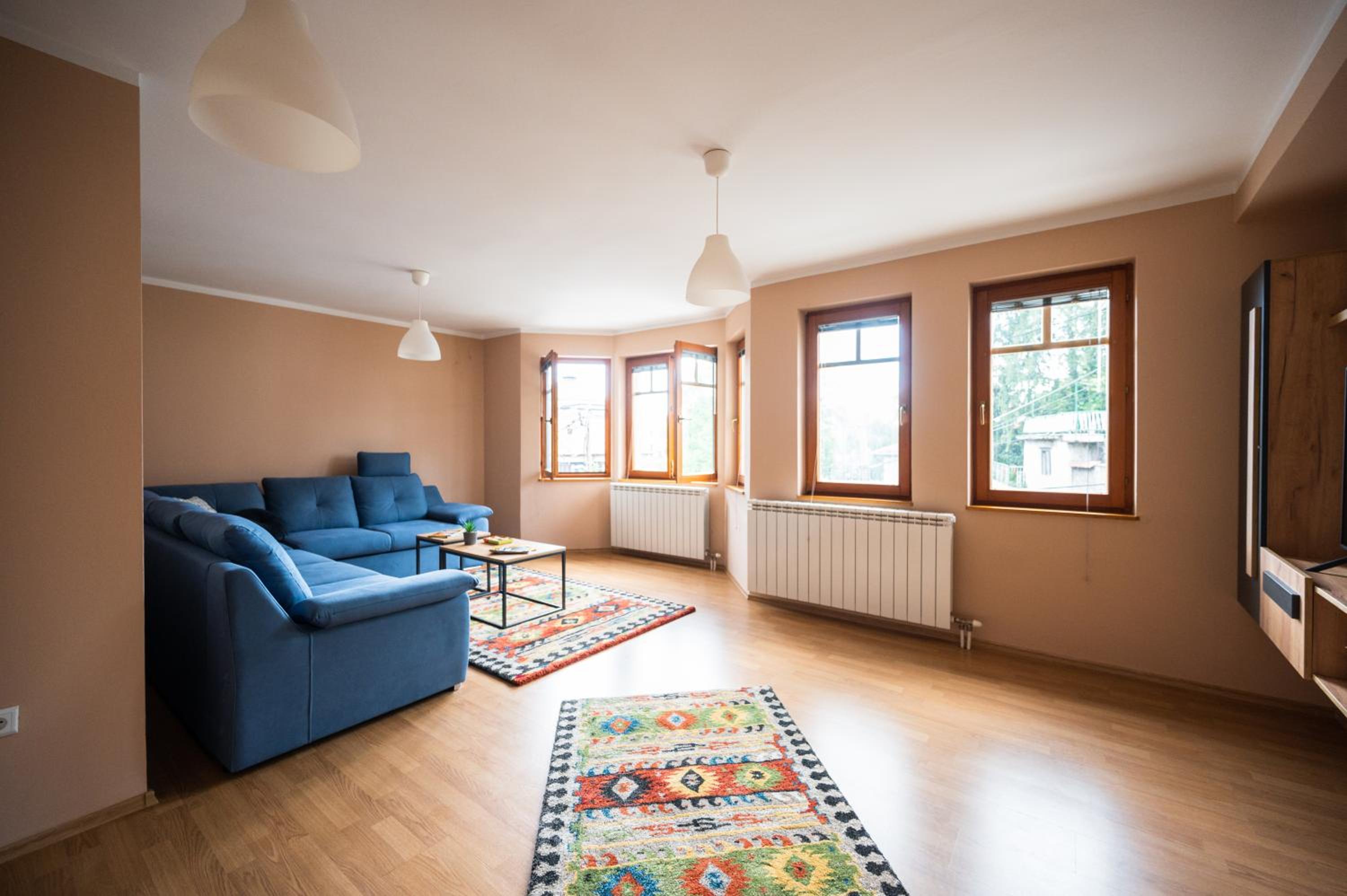Spacious & Modern Apartments- Old Town