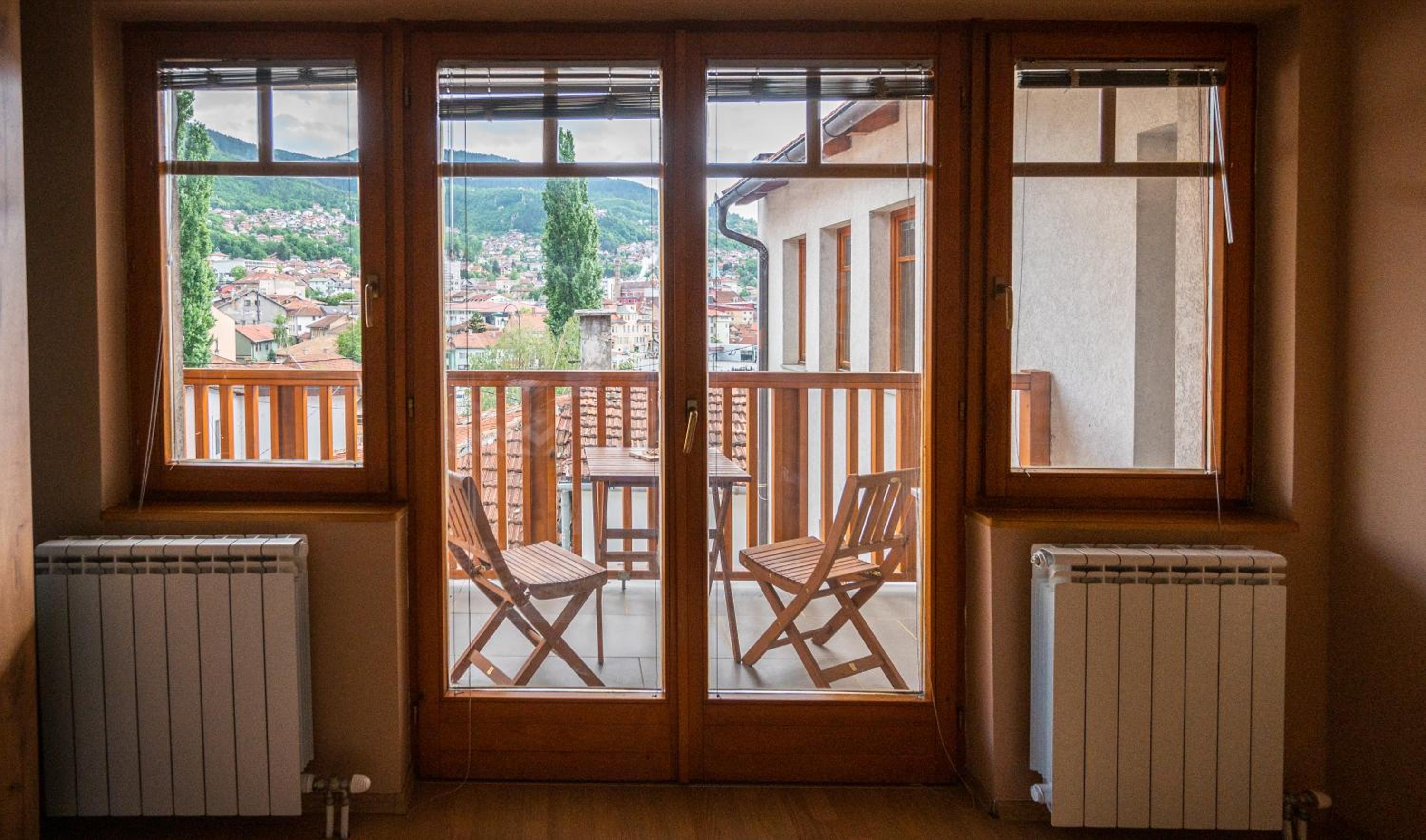 Spacious & Modern Apartments- Old Town