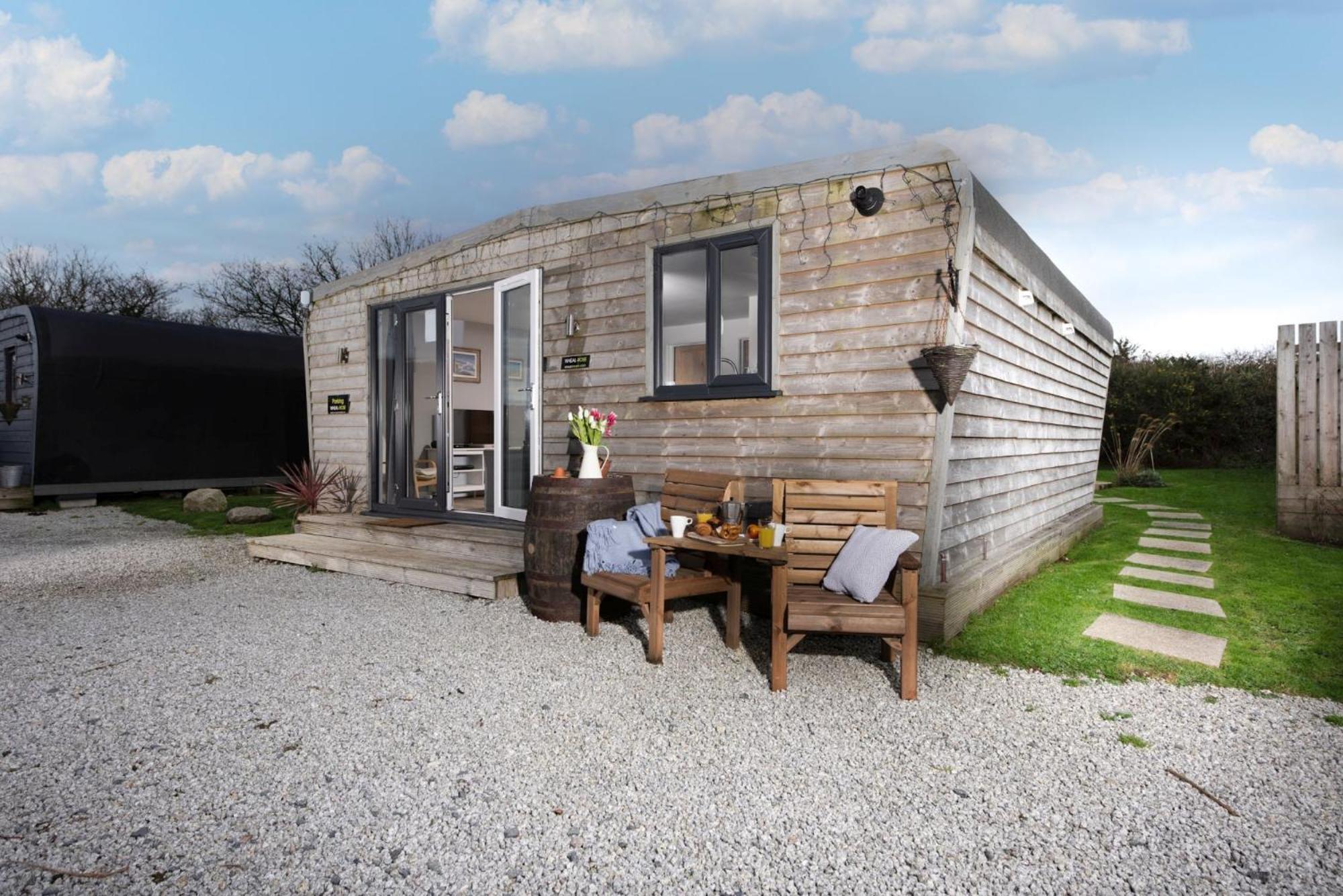 Wheal Rose -Beautifully Fitted Lodge Helston Cornwall view 2